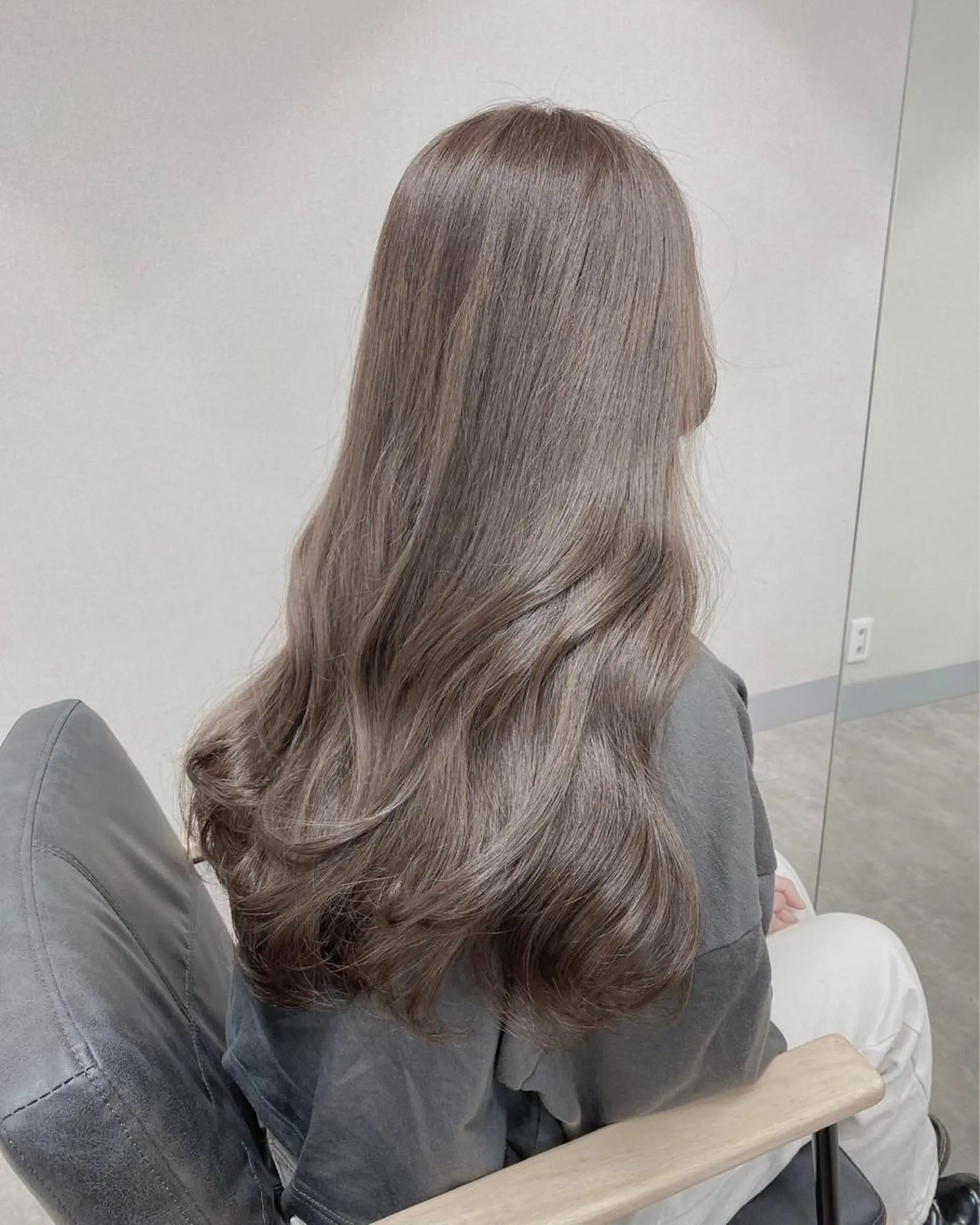 ロング カラー ブリーチ ブリーチなしカラー ヘアカラー 暖色カラー✨代表しげ オグジュアリーのヘアスタイル