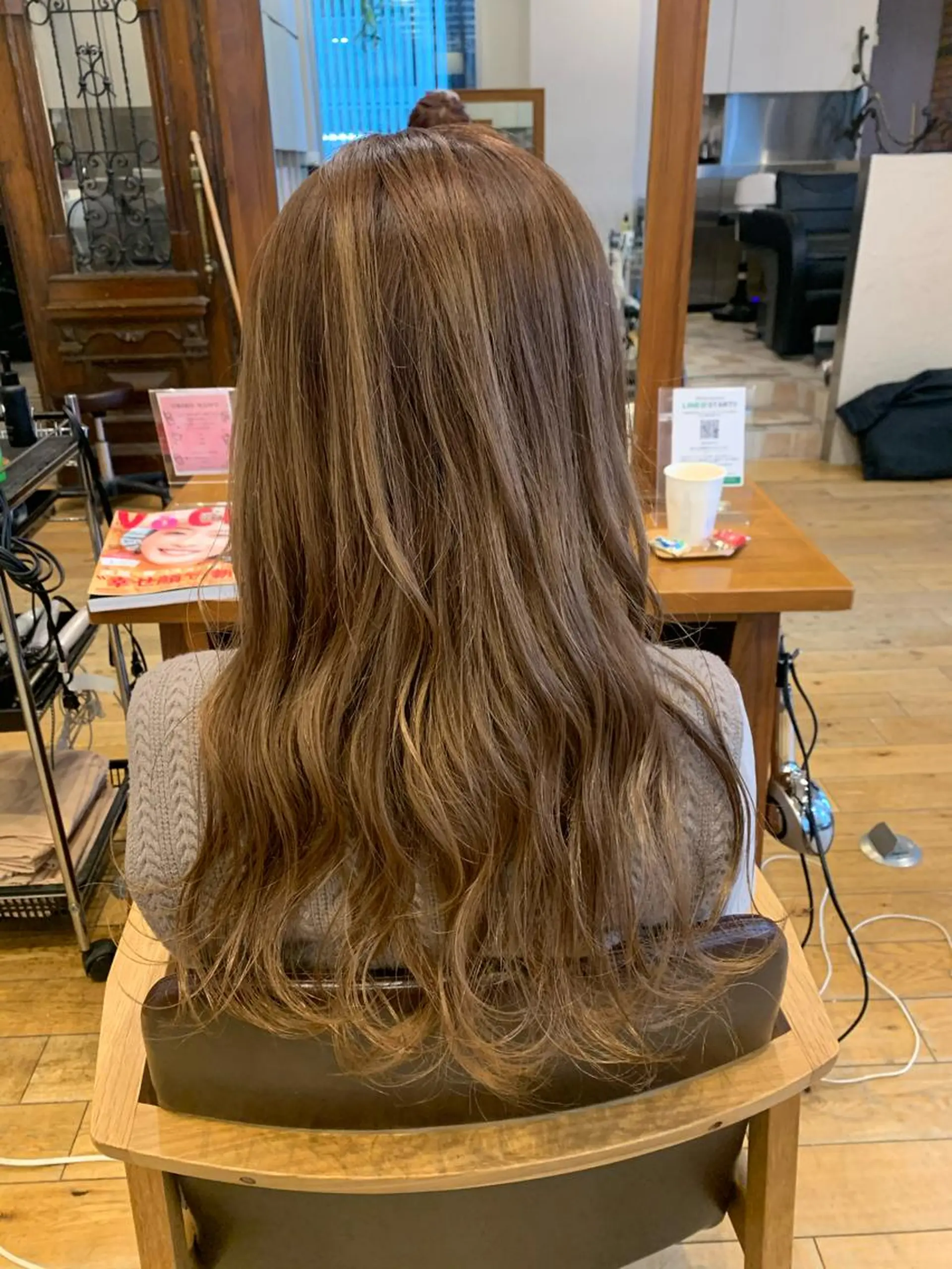 ロング カラー ヘアアレンジ ベージュカラー ブリーチ 透明感カラー ハイライトカラー ハイライト 顔周りカット/アレン ジ/カラー小野寺紗良のヘアスタイル
