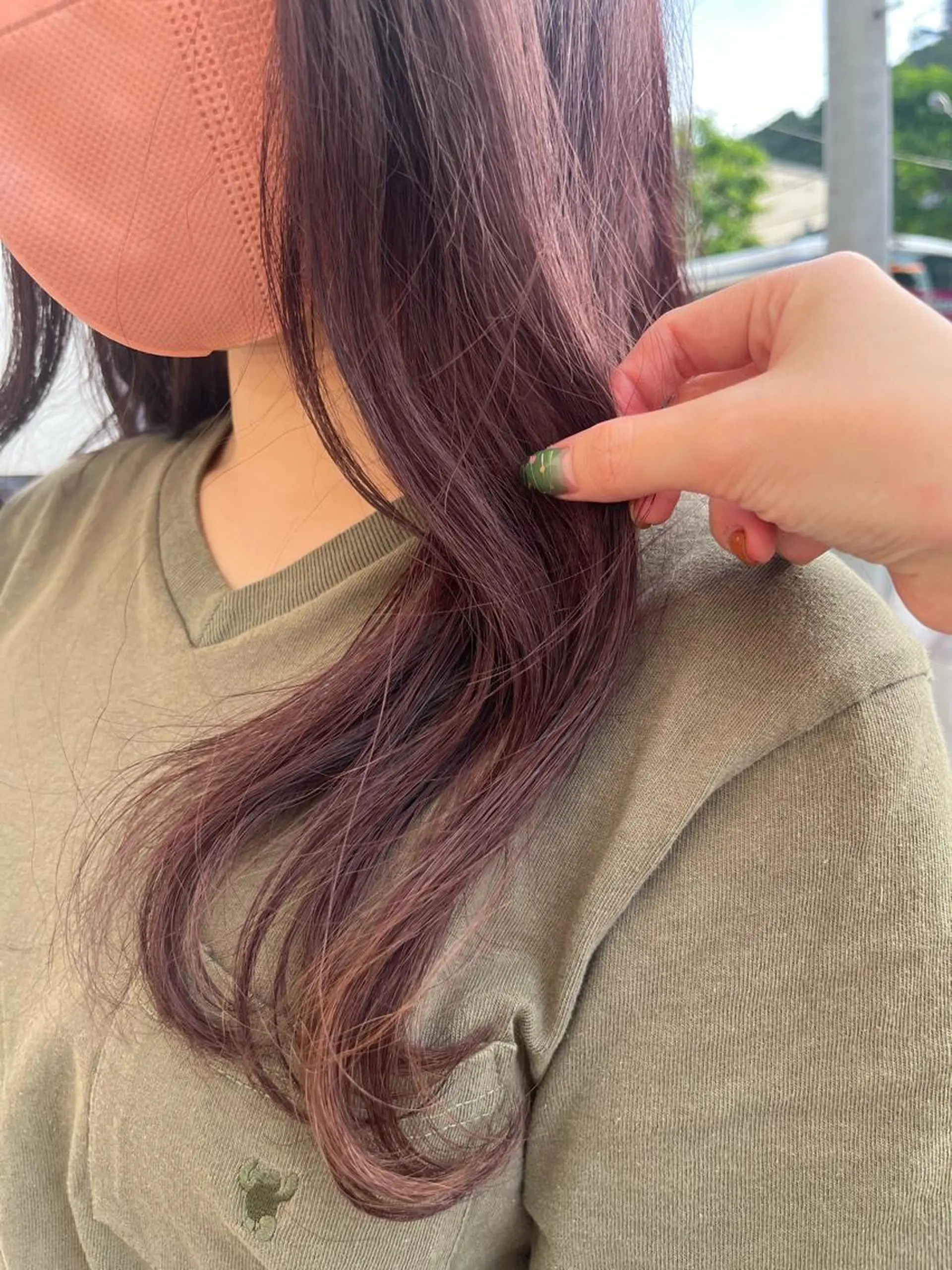 セミロング カラー 三品 早妃のヘアスタイル