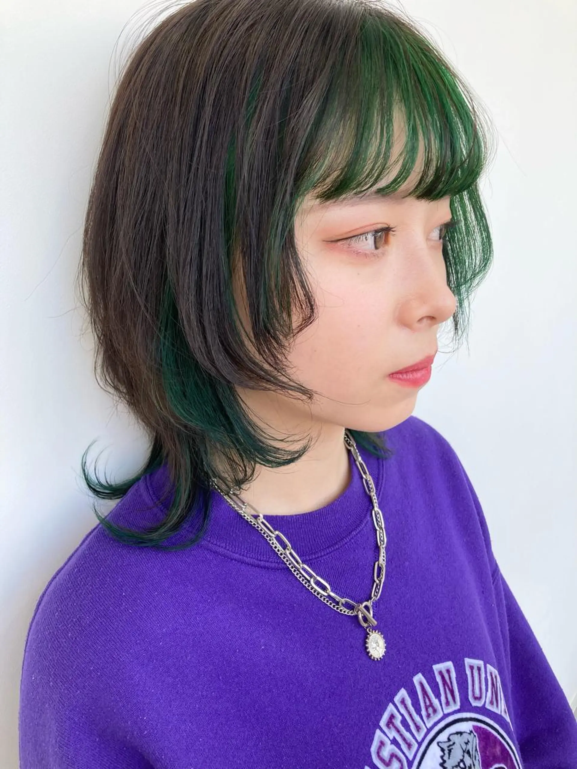 ミディアム ウルフカット 長谷川 未來のヘアスタイル