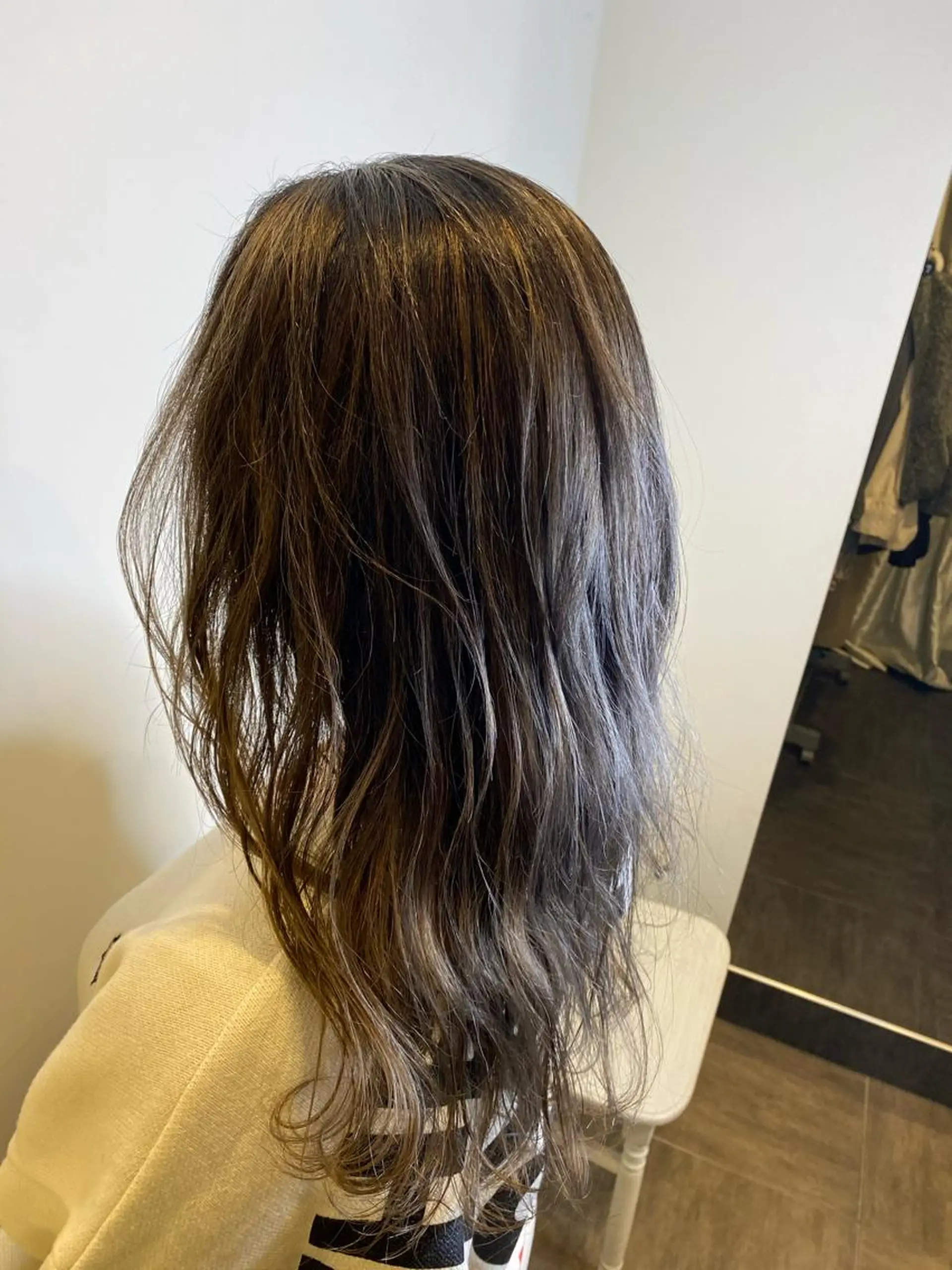 ロング カラー バレイヤージュ レイヤーカット ハイライト/ブリーチ バレイヤージュ関佳祐のヘアスタイル