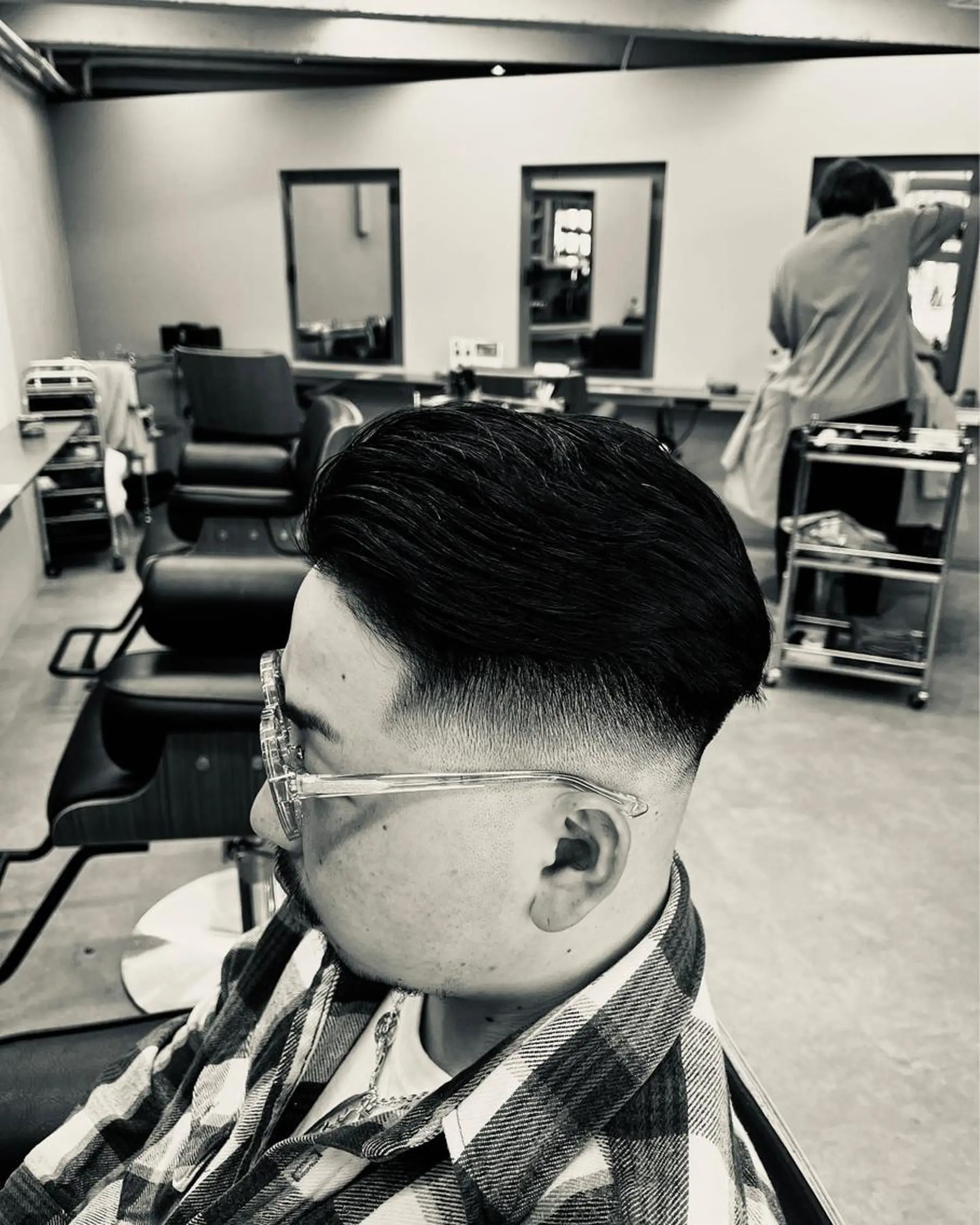 ショート メンズ センターパート フェードカット マッシュ メンズパーマ メンズツイストパーマ icon Blue所属・池袋メンズパーマ フェード純平のヘアスタイル