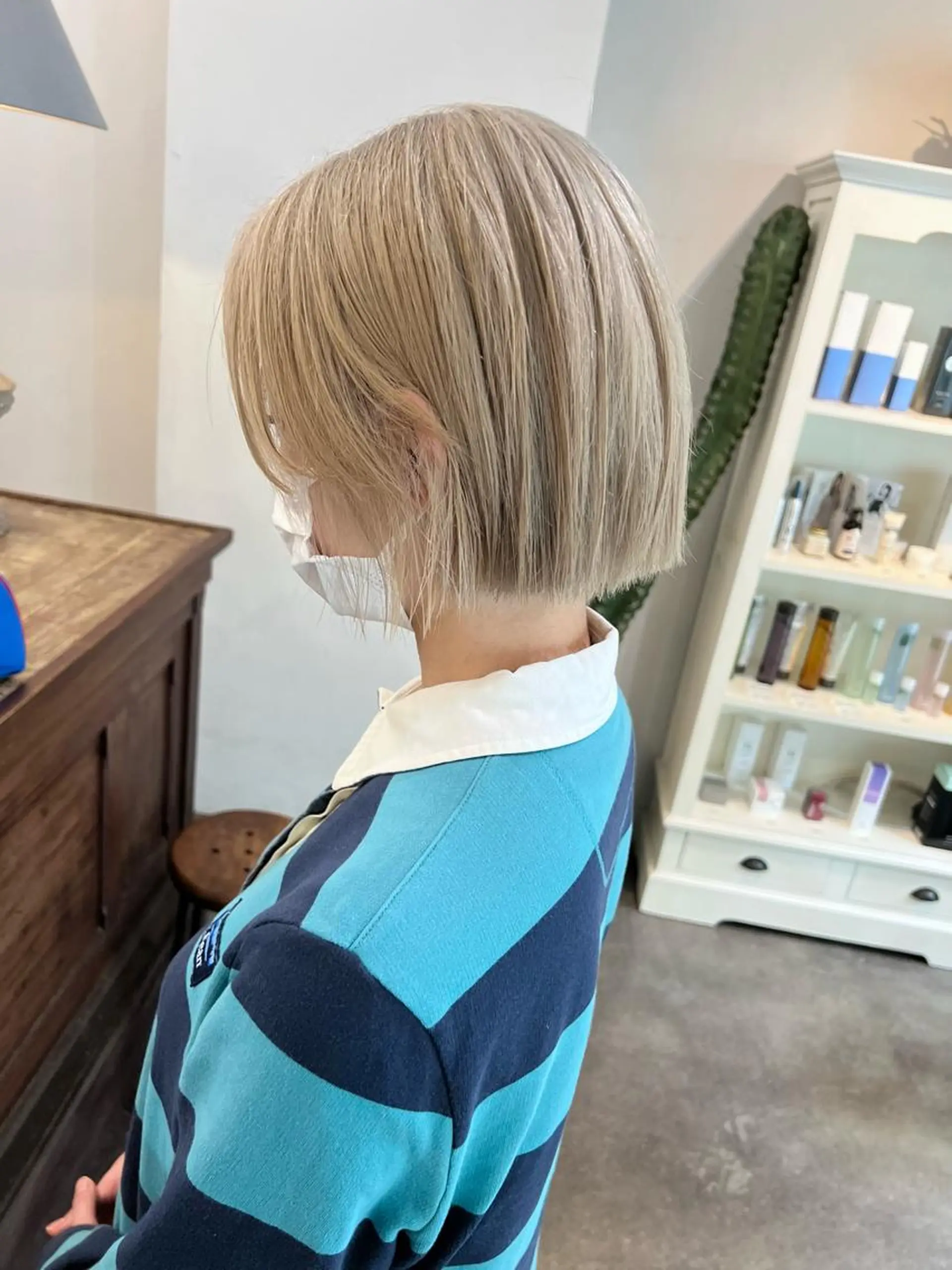 ショート カラー 切りっぱなしボブ ブリーチ ブロンド ボブ カット ヘアカラー 千葉 郁也のヘアスタイル