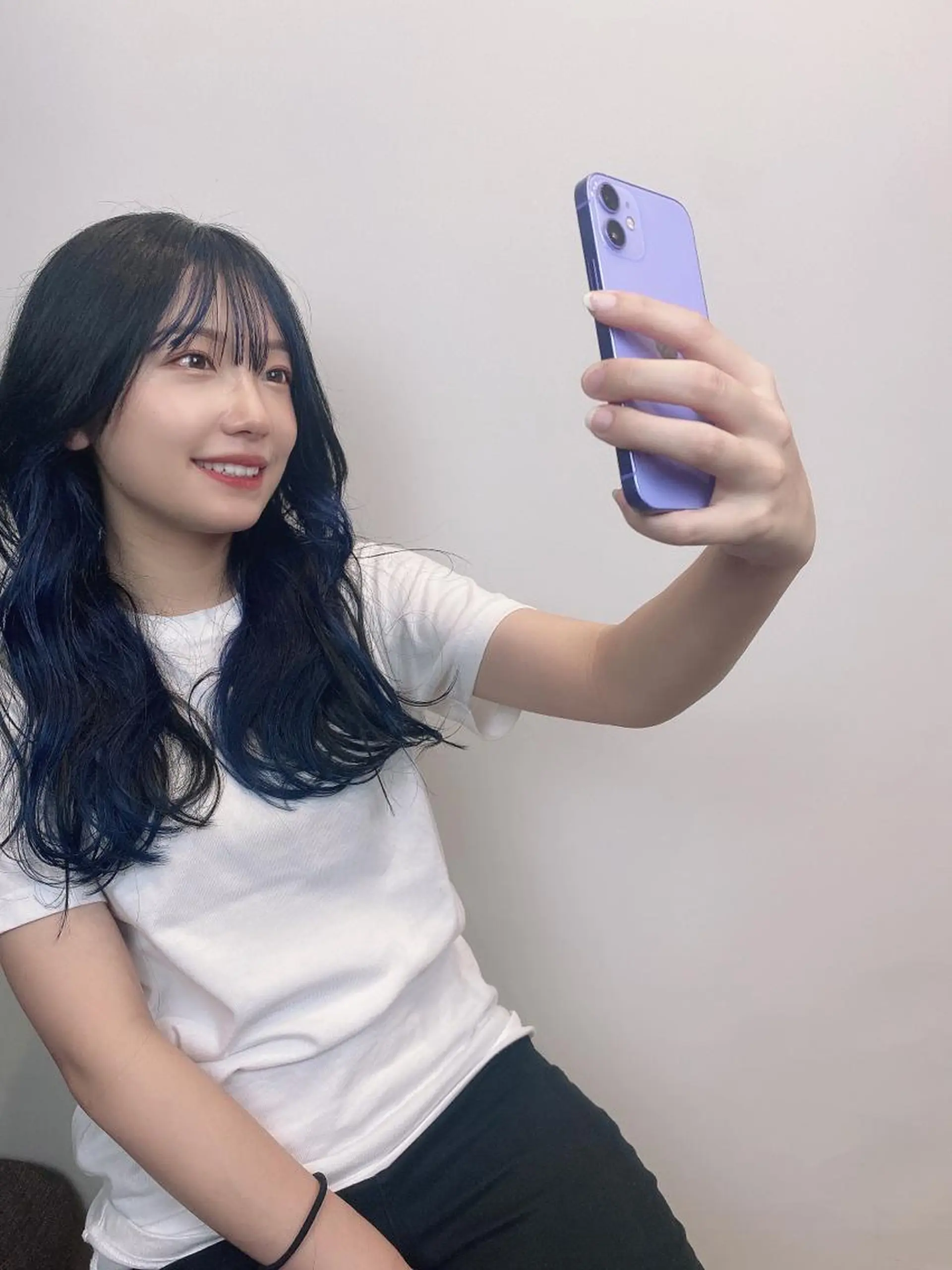 ロング カラー ブリーチ ブルーカラー インナーカラー LATTE  渋谷所属・♡レイヤーカット れお♡のヘアスタイル