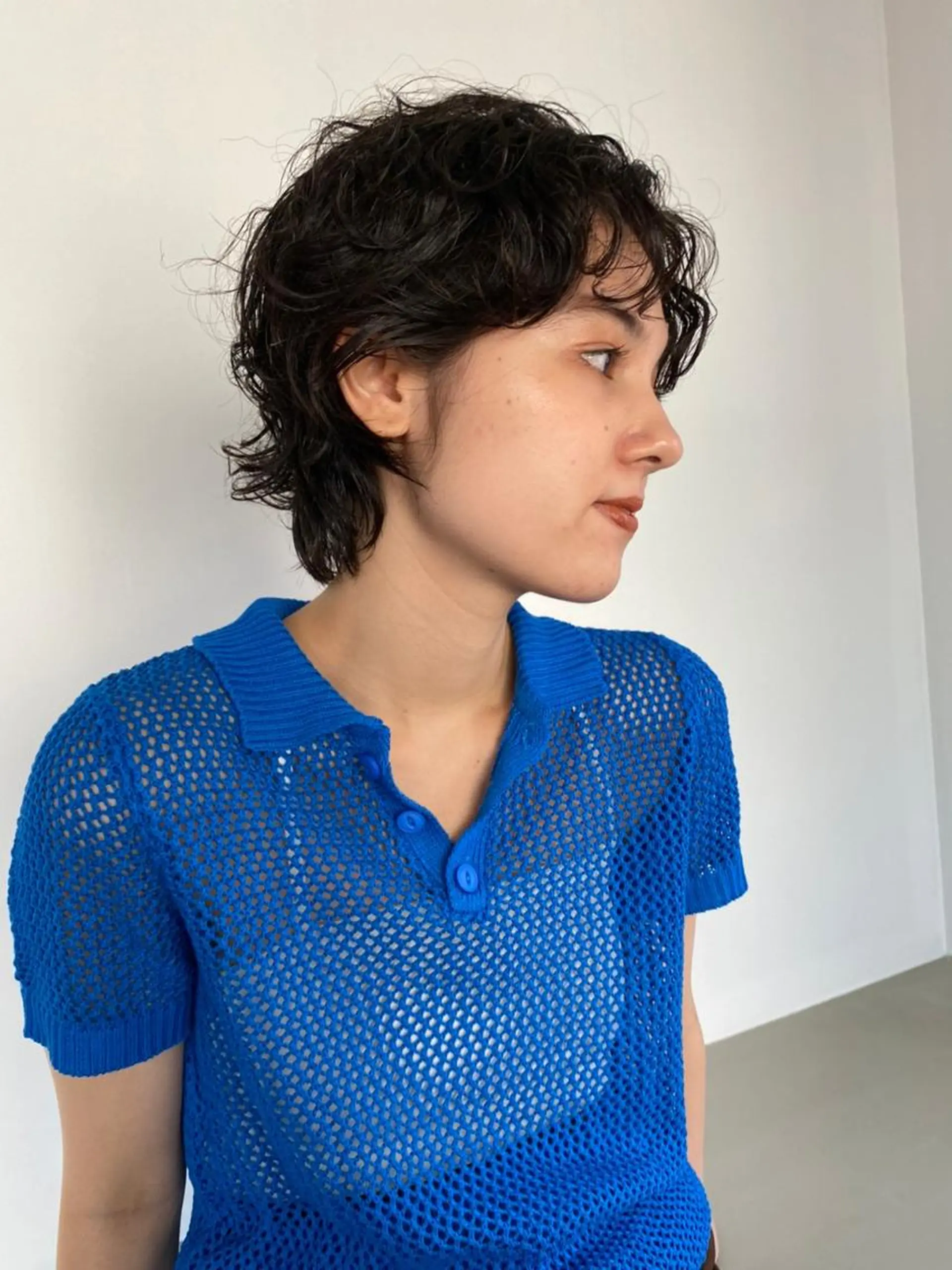 ミディアム パーマ カラー アディクシーカラー ブリーチ ブロンド ブルーカラー ハイライトカラー カット ヘアカラー パーマ 縮毛矯正 トリートメント CEINE+ officialのヘアスタイル