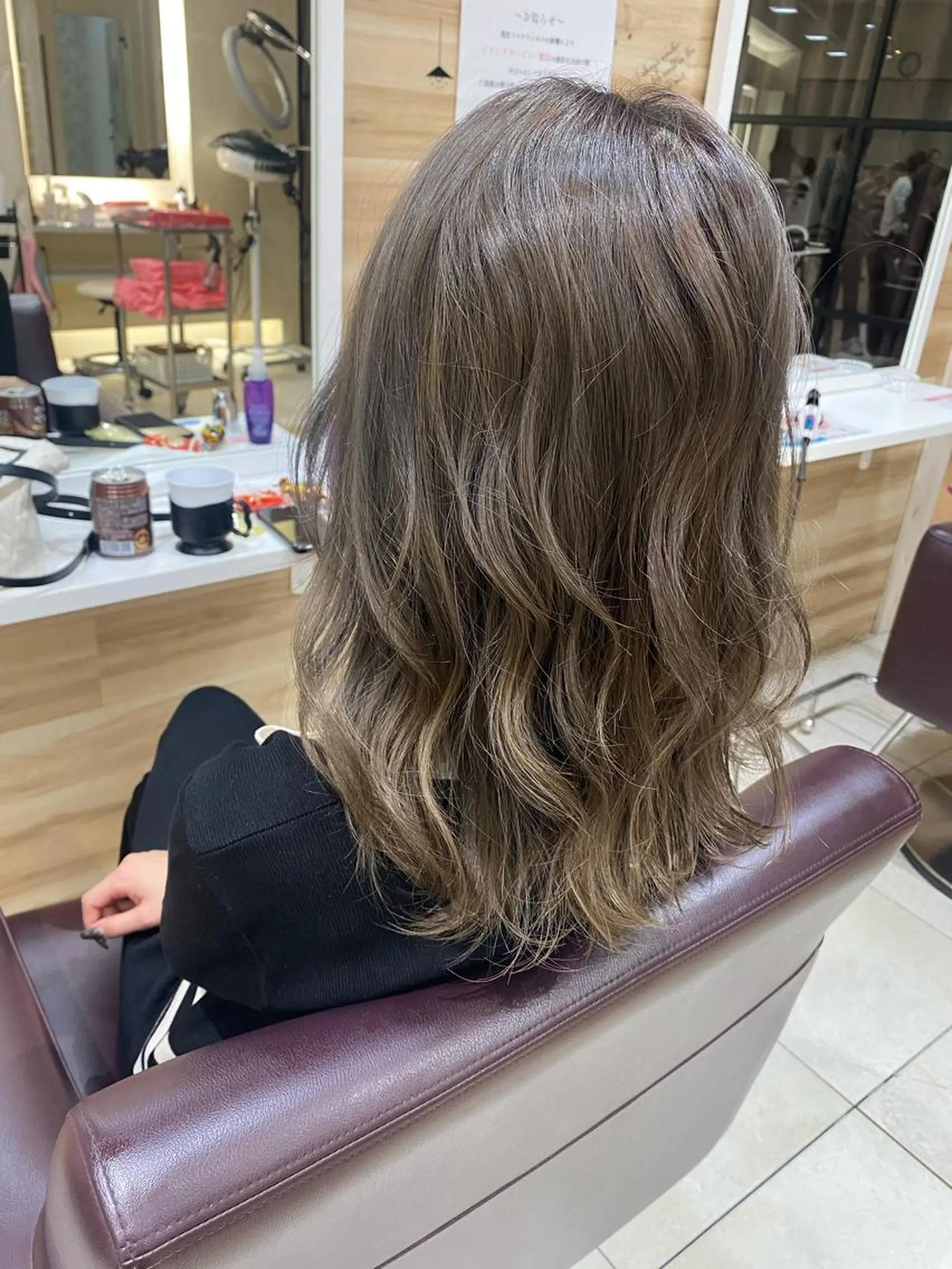 カラー AVANCE.箕面所属・河原 亜樹のヘアスタイル