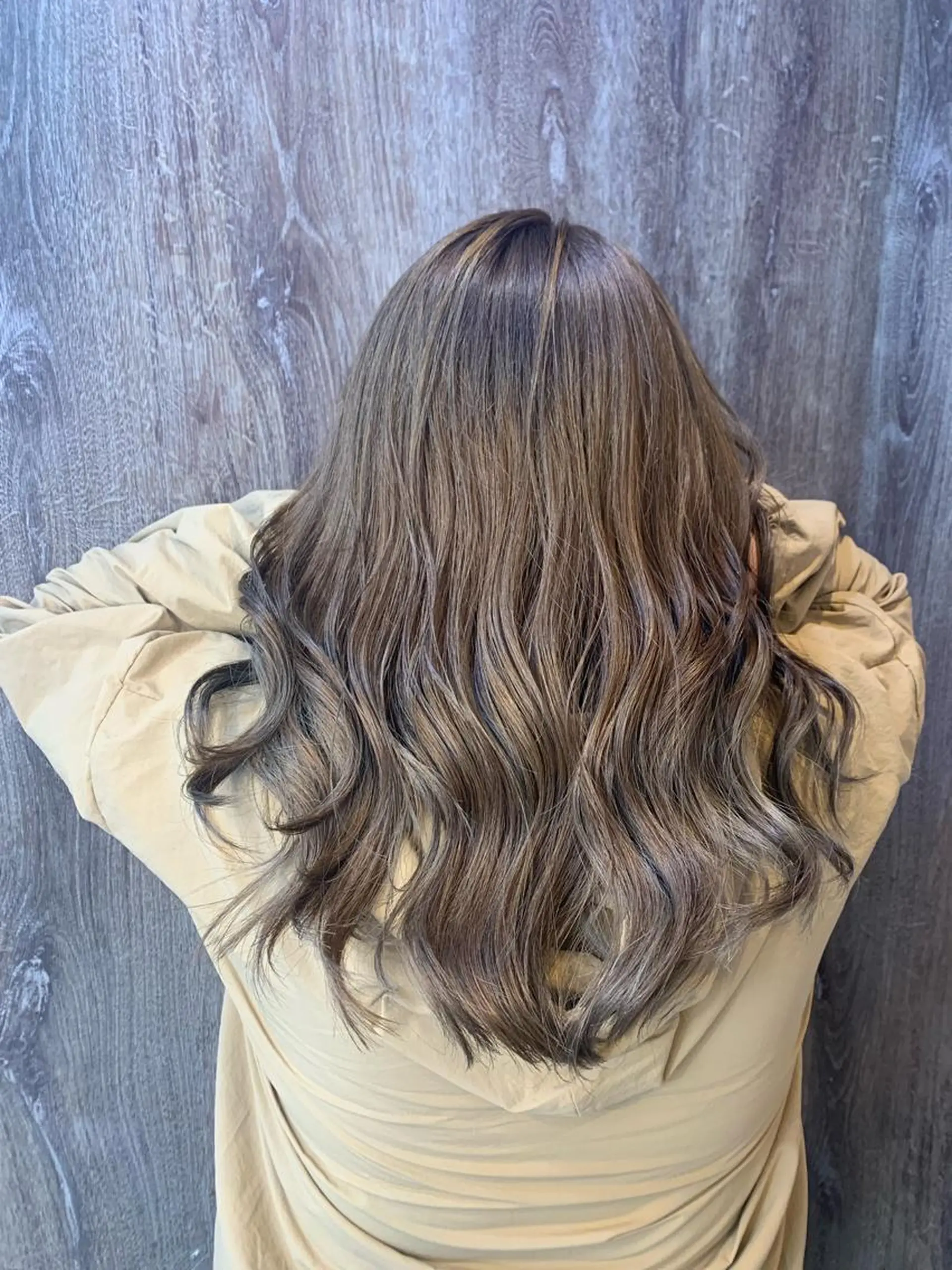 ロング カラー ブリーチ 透明感カラー グレージュ オレンジ MAHO/透明感カラ ー/ツヤ髪のヘアスタイル