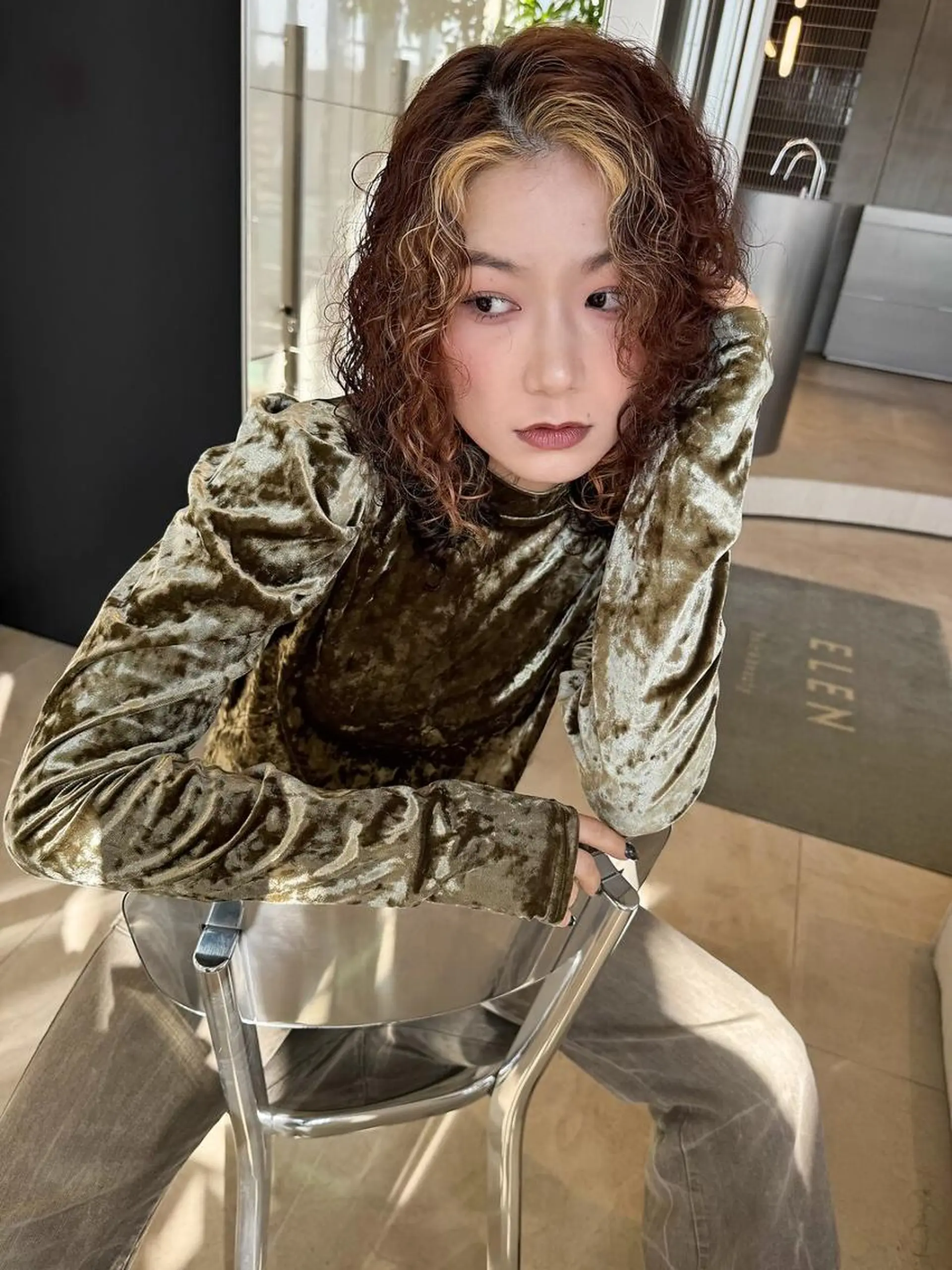 ミディアム パーマ カラー ミディアムパーマ ブリーチ ダブルカラー ハイライトカラー イルミナカラー ELEN 向ヶ丘遊園のヘアスタイル