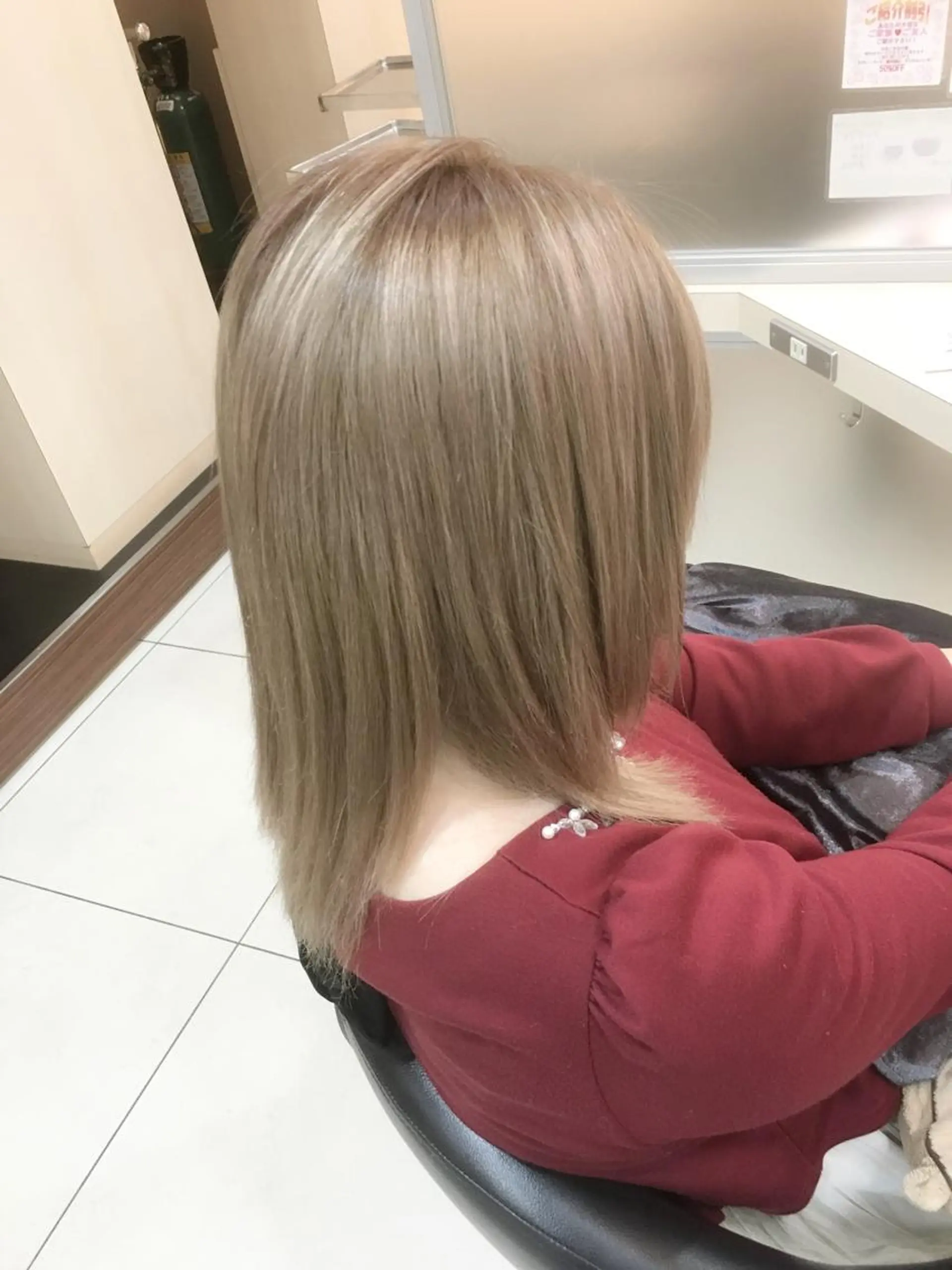 ミディアム セミロング カラー ベージュカラー ブリーチ 永井 大希のヘアスタイル