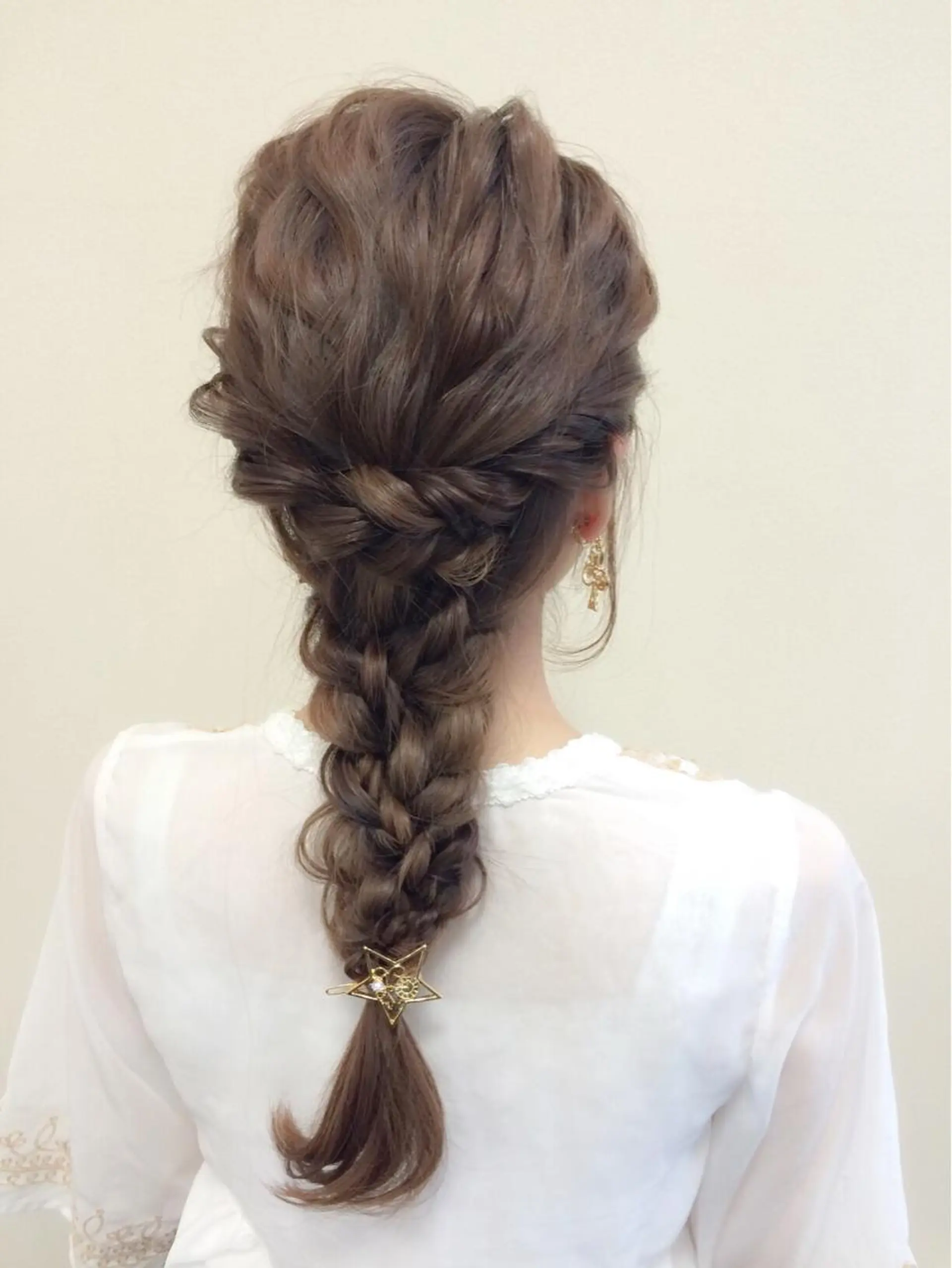 ロング ヘアアレンジ 三つ編み 沢田 瞳のヘアスタイル