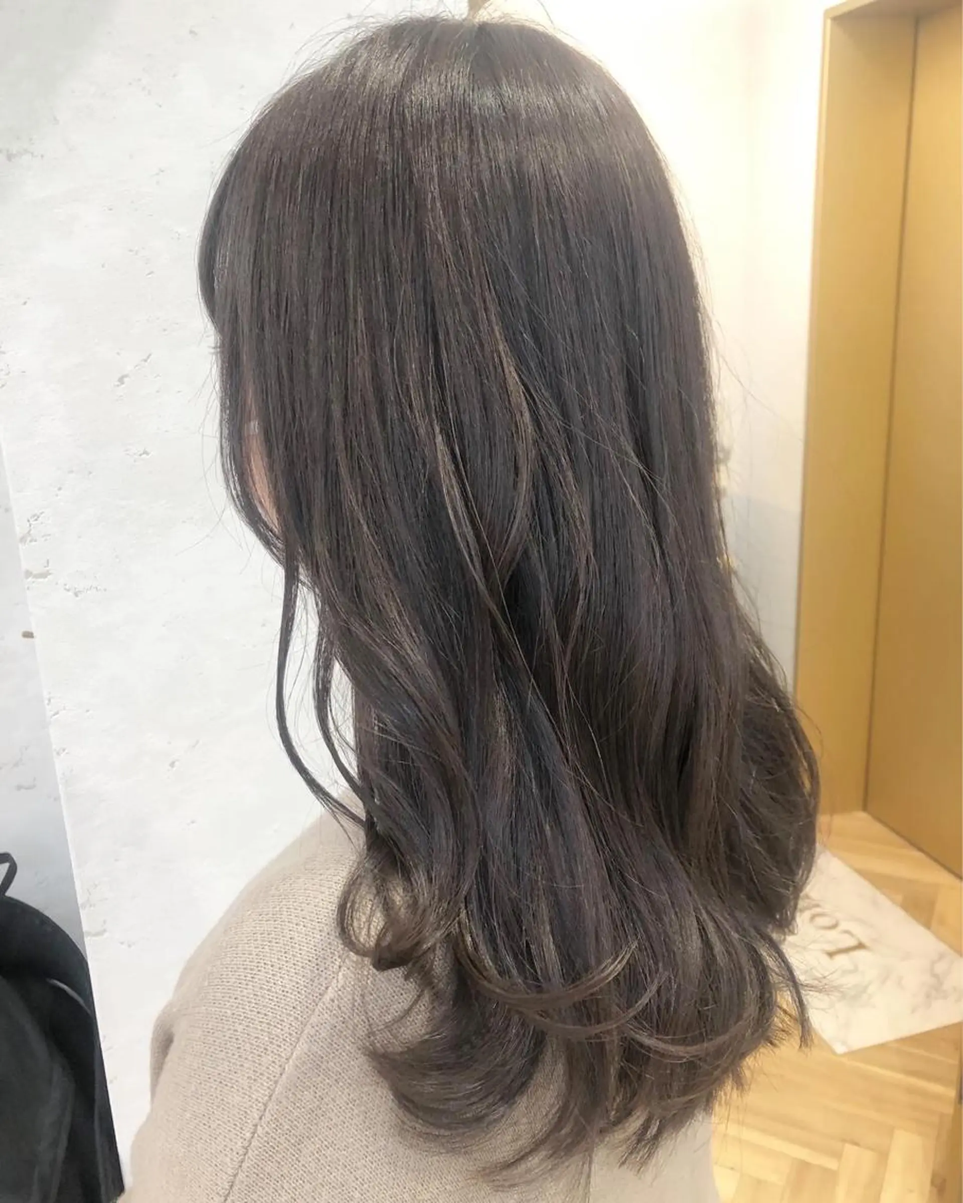セミロング 透明感カラー│ レイヤーヘア中居美樹のヘアスタイル
