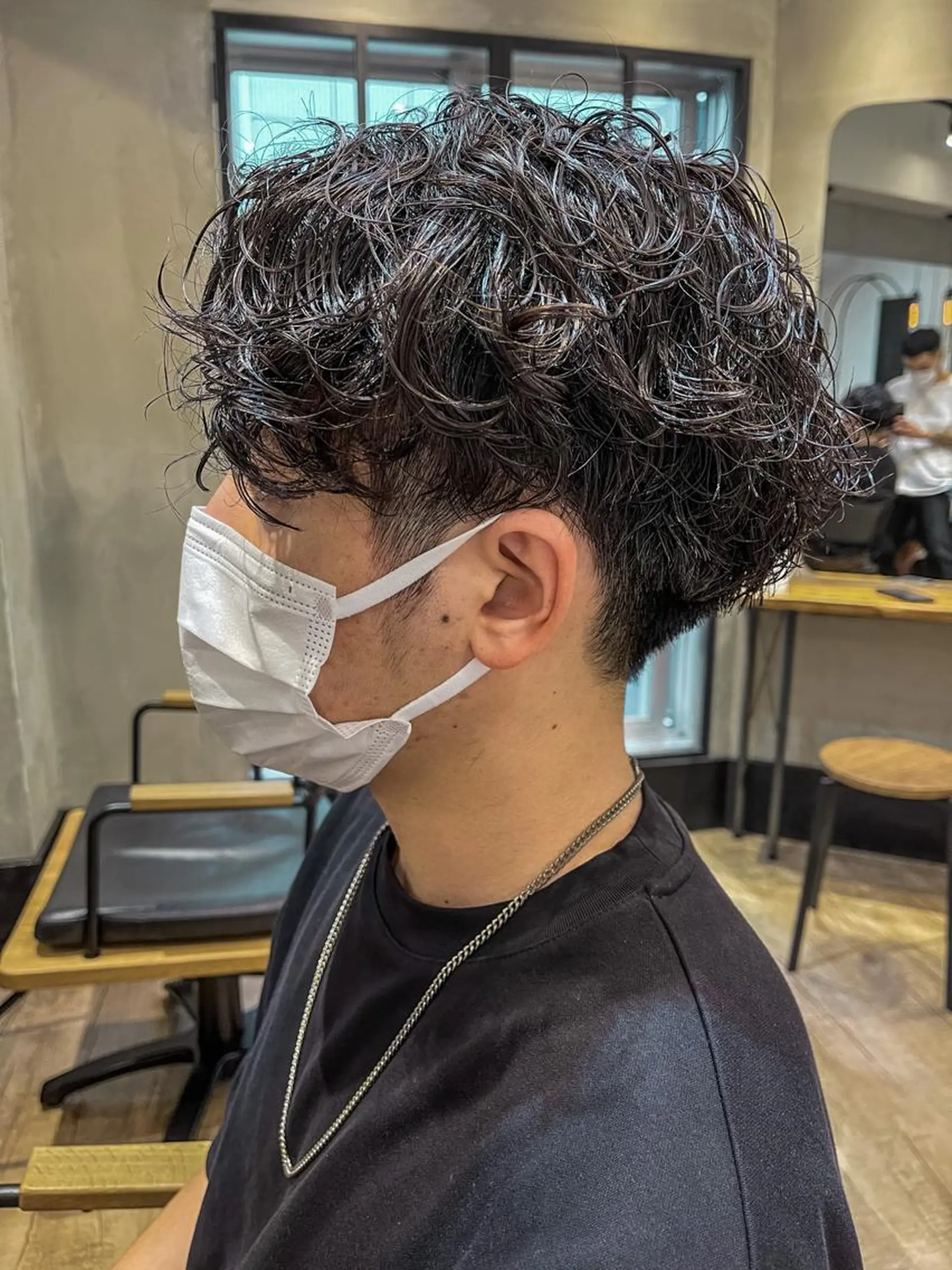 ショート パーマ メンズ メンズパーマ スパイラルパーマ カット パーマ amie高崎所属・新宿メンズパーマ 髪質改善TAKEのヘアスタイル