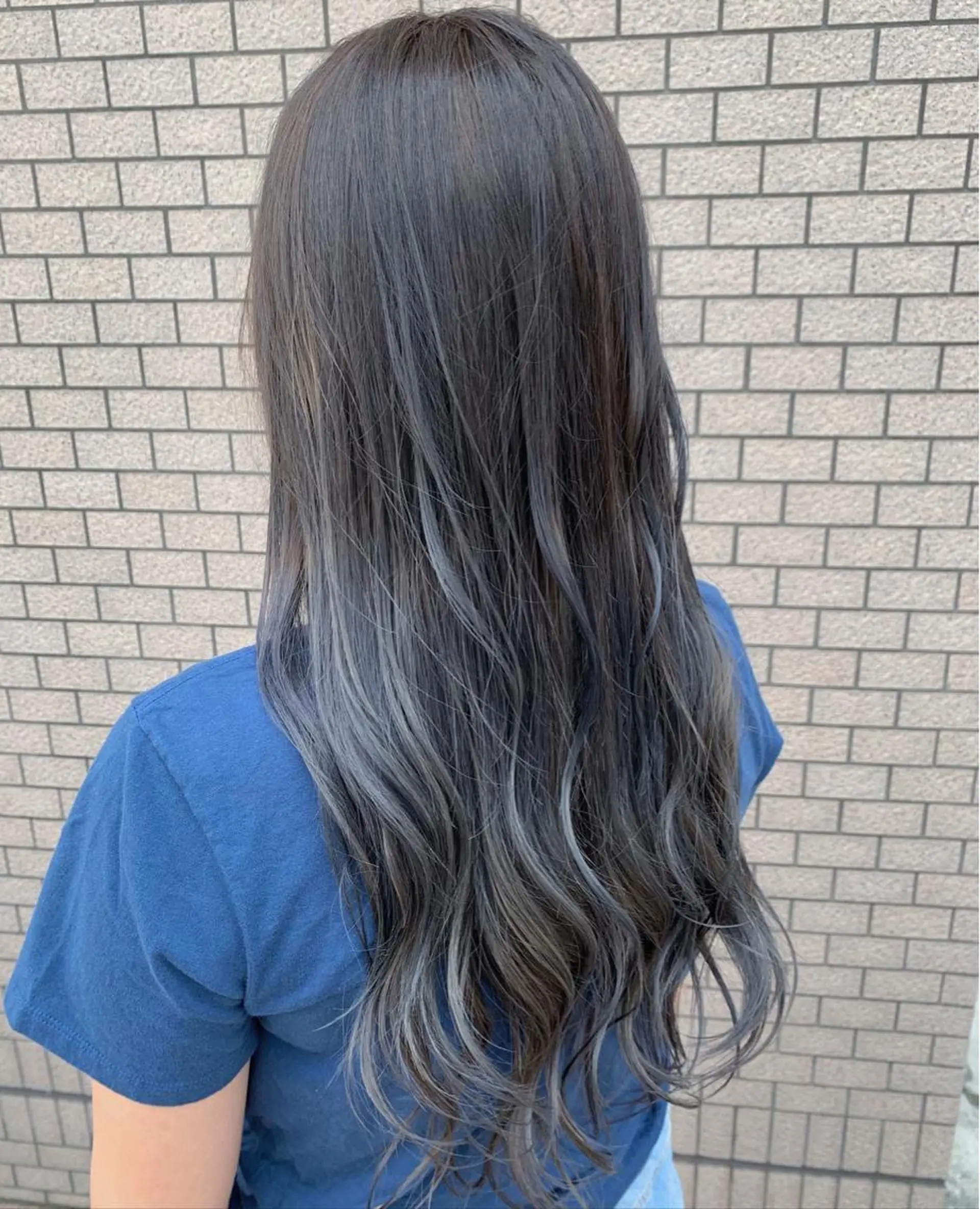 ロング 透明感ハイライト◎ 伊藤夏海のヘアスタイル