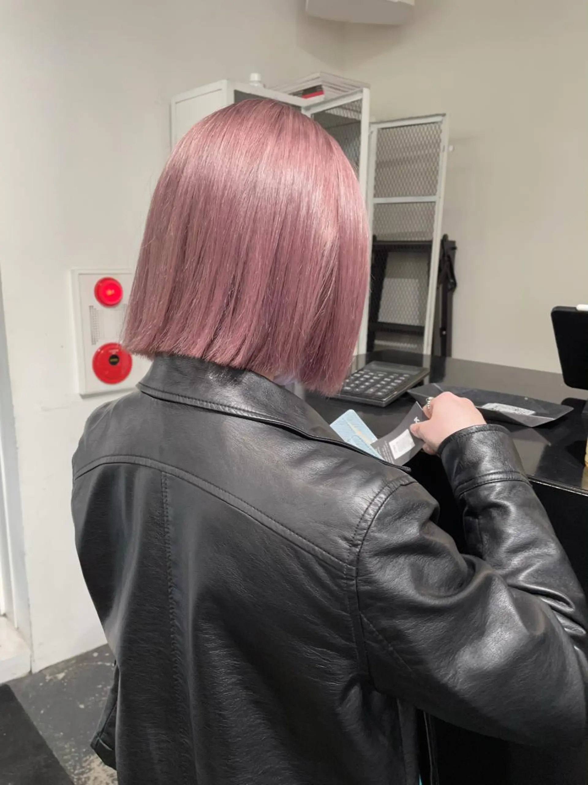 ミディアム カラー ヘアアレンジ ブリーチ ピンクカラー カット ヘアカラー トリートメント 艶ハイトーン/ヘア アレンジAYAKAのヘアスタイル