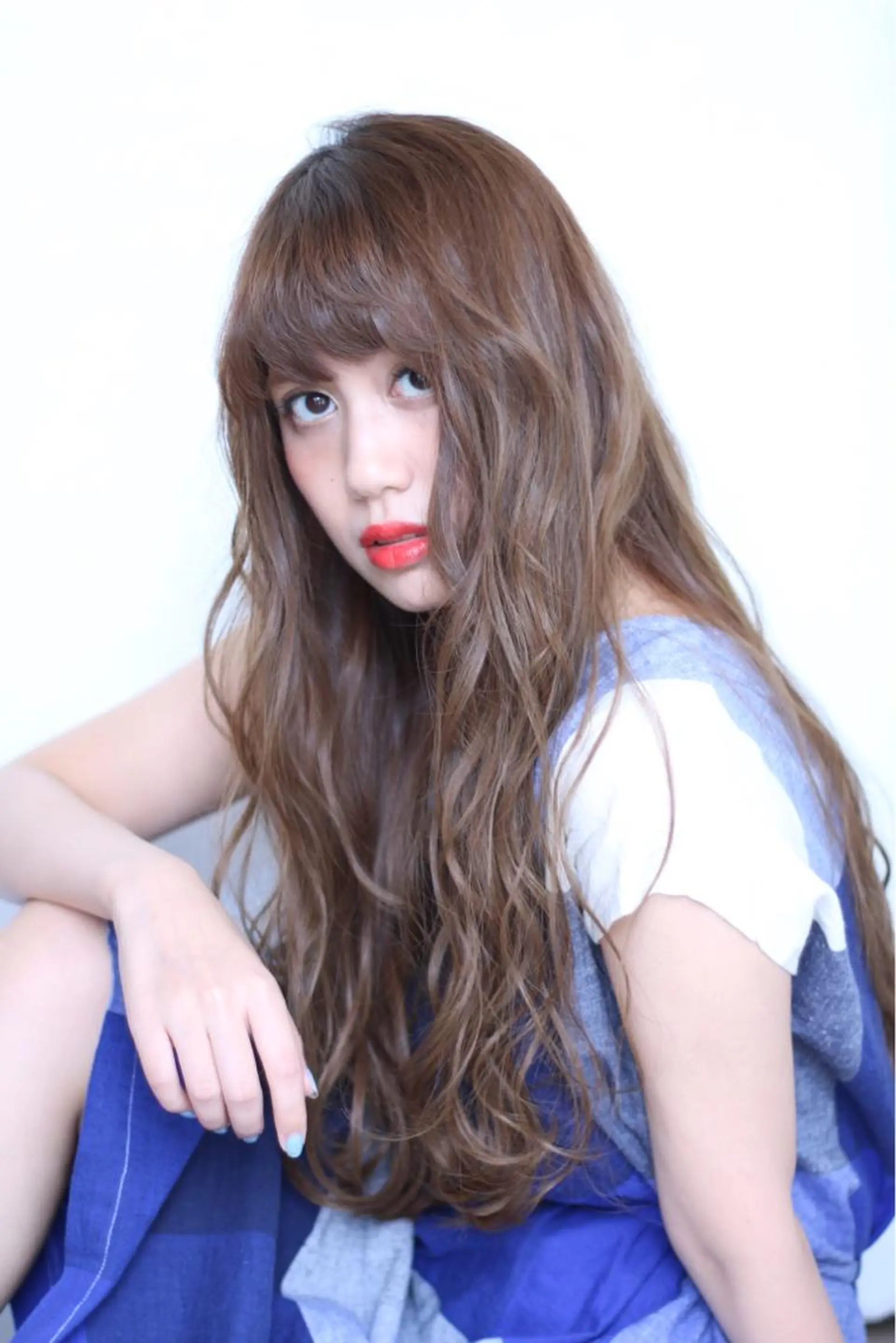 ロング カラー パーマ ヘアアレンジ くせ毛 外国人風カラー 推し活専用 【派手髪】飯野ゆかりのヘアスタイル