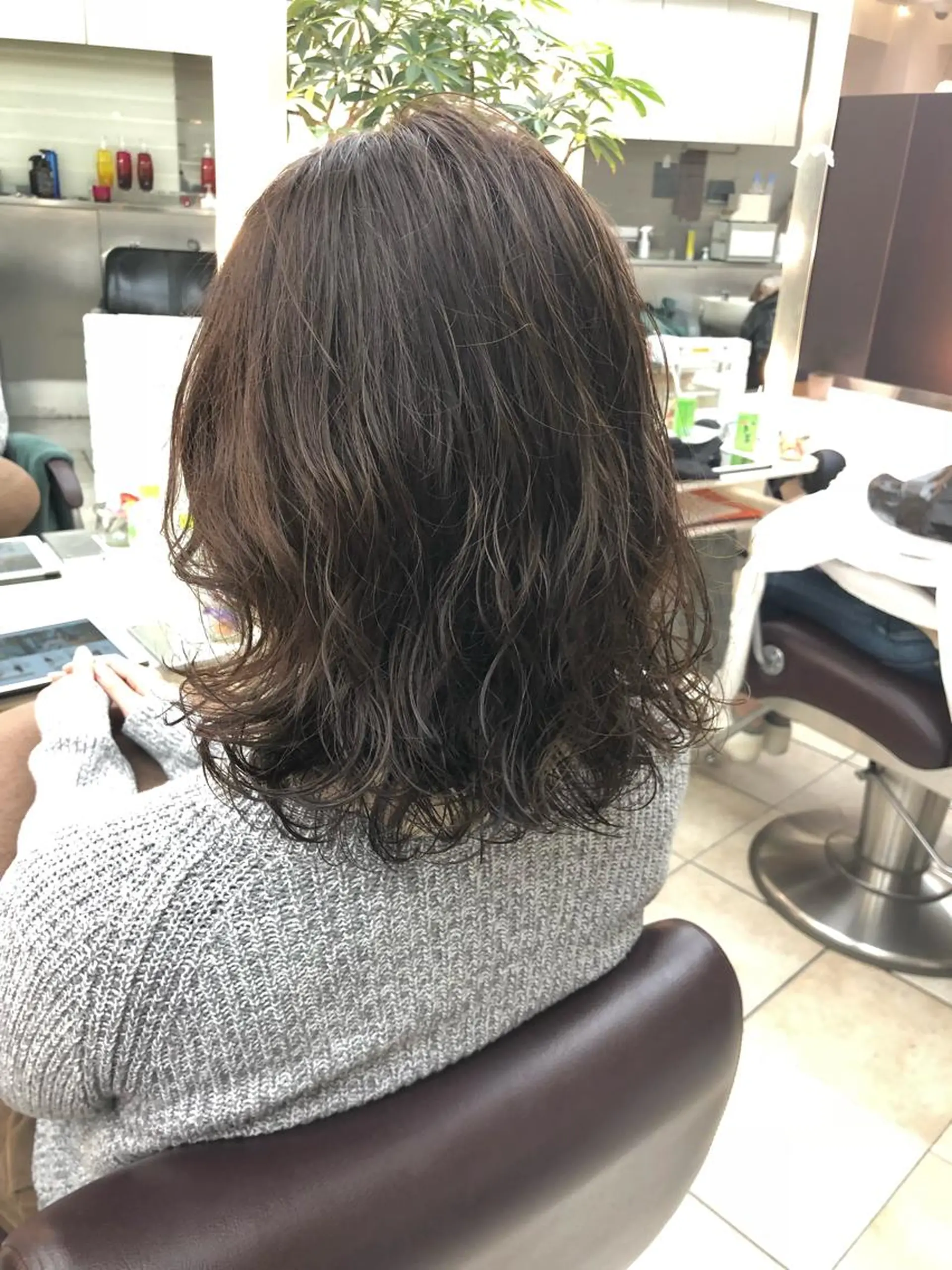 ミディアム パーマ パーマ コテ巻き風パーマ💛 池袋のヘアスタイル