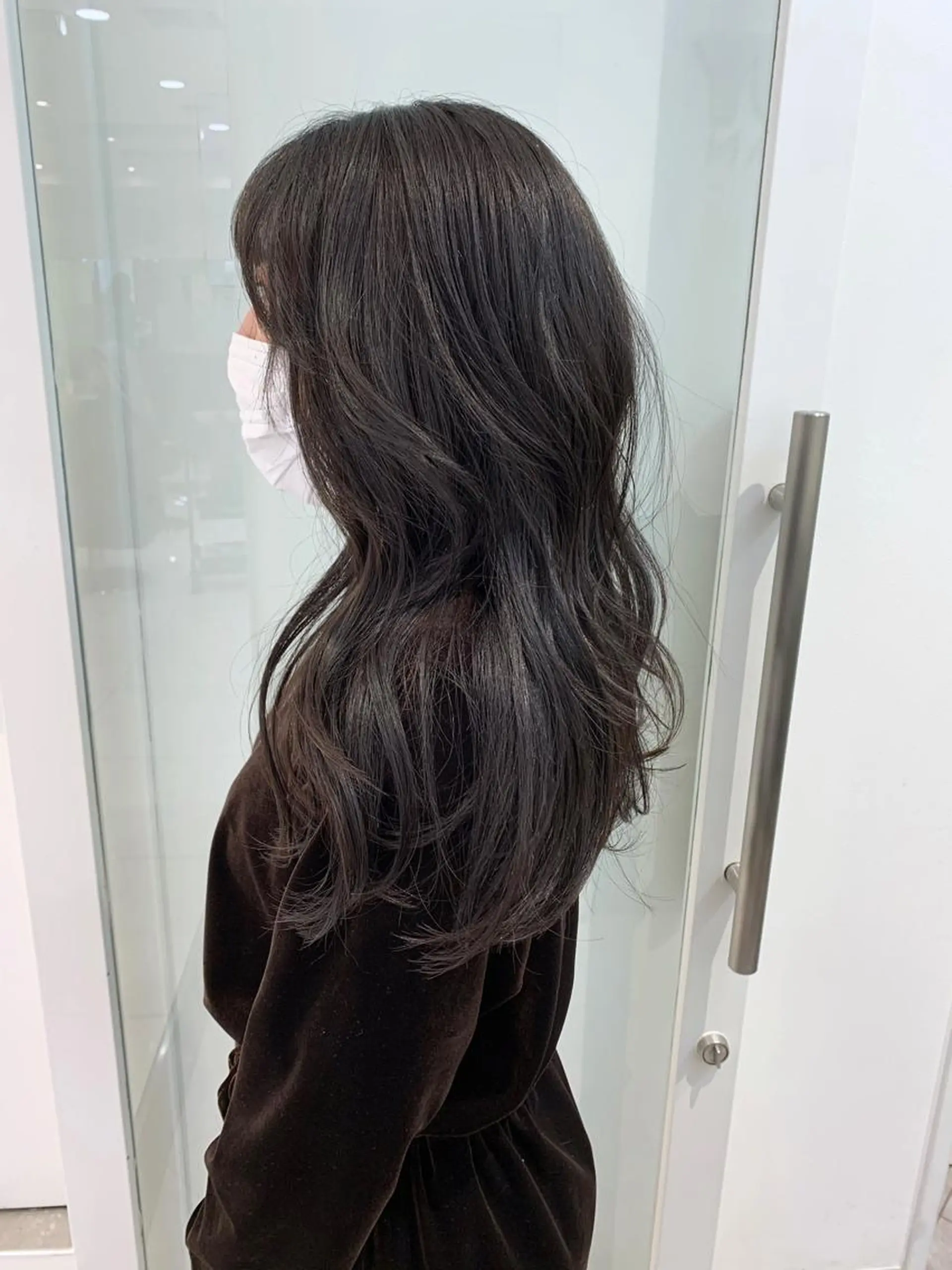 ロング オチ ハナのヘアスタイル