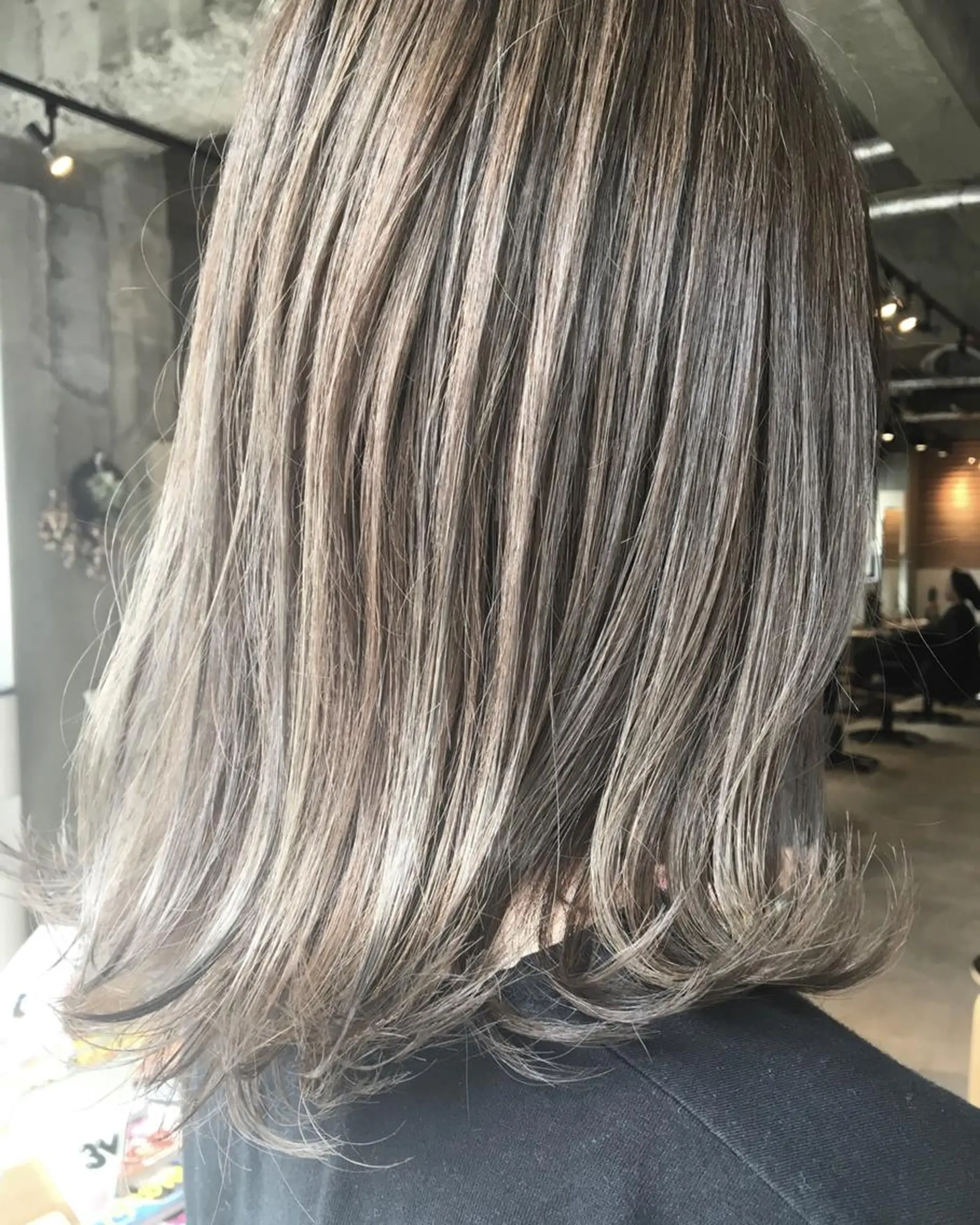 ミディアム カット ヘアカラー トリートメント 岡本 一平のヘアスタイル