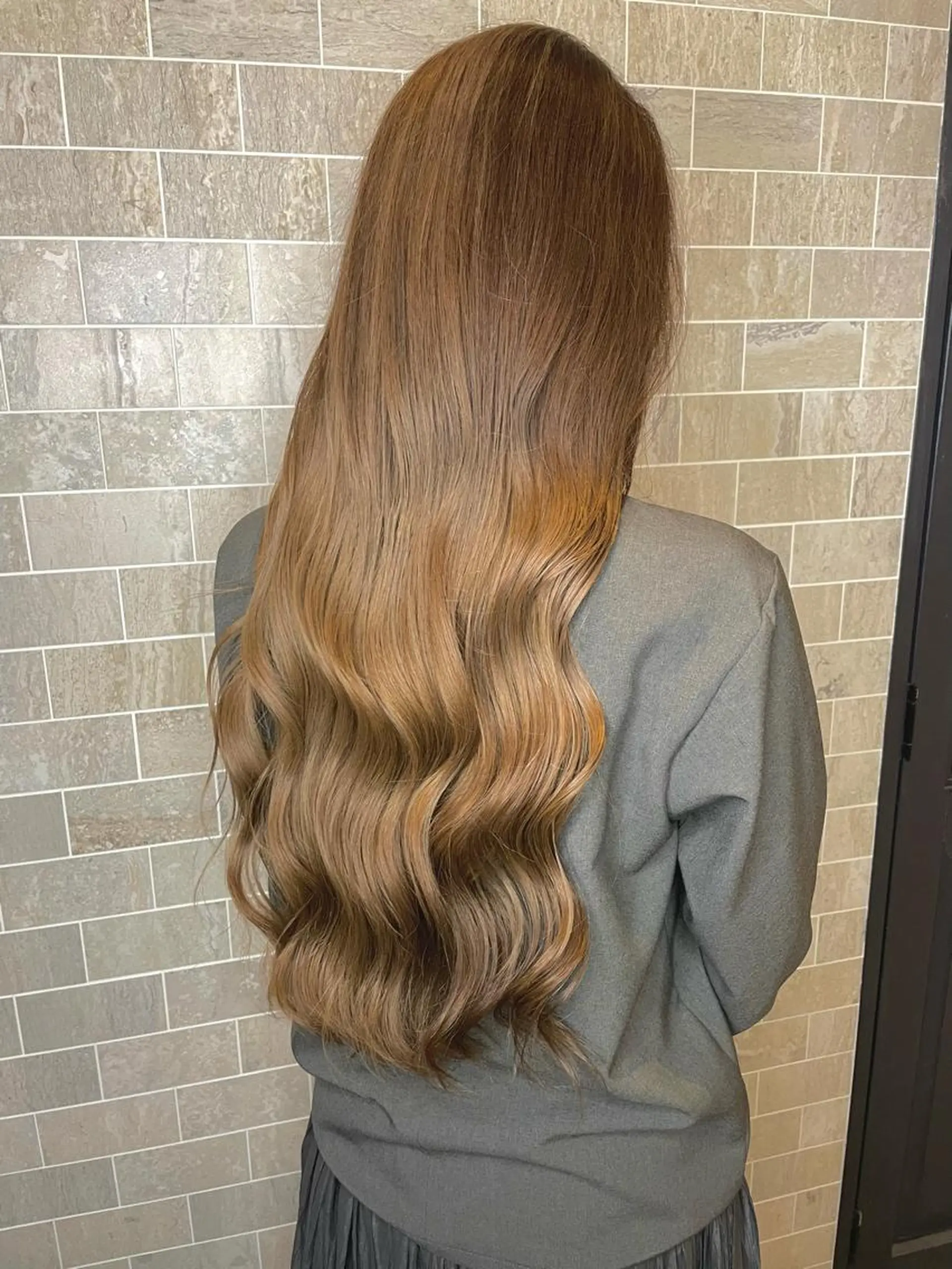 ロング ブリーチ毛矯正.髪質 改善.髪にドラマをのヘアスタイル