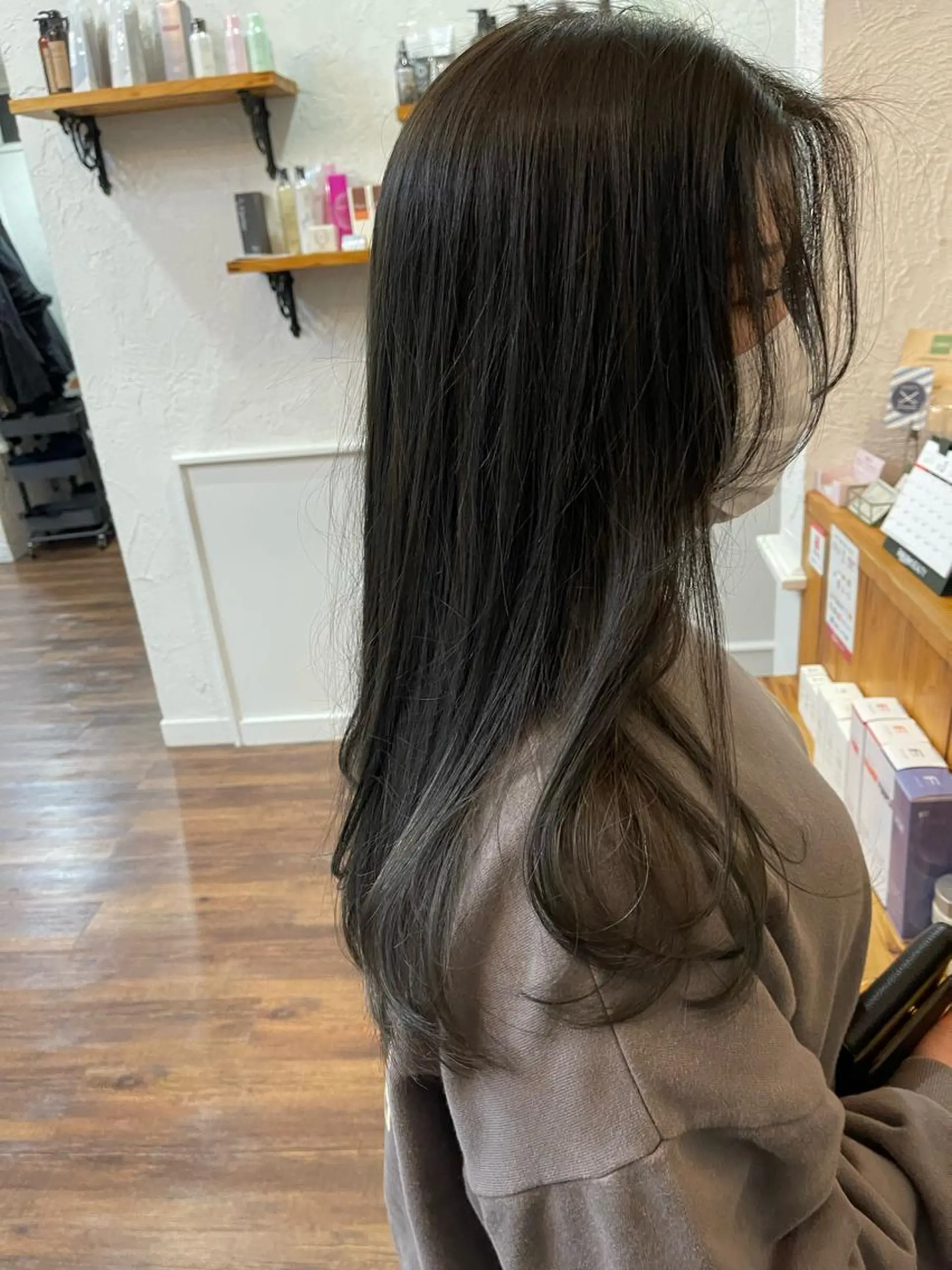 ロング カラー 関根 沙季のヘアスタイル