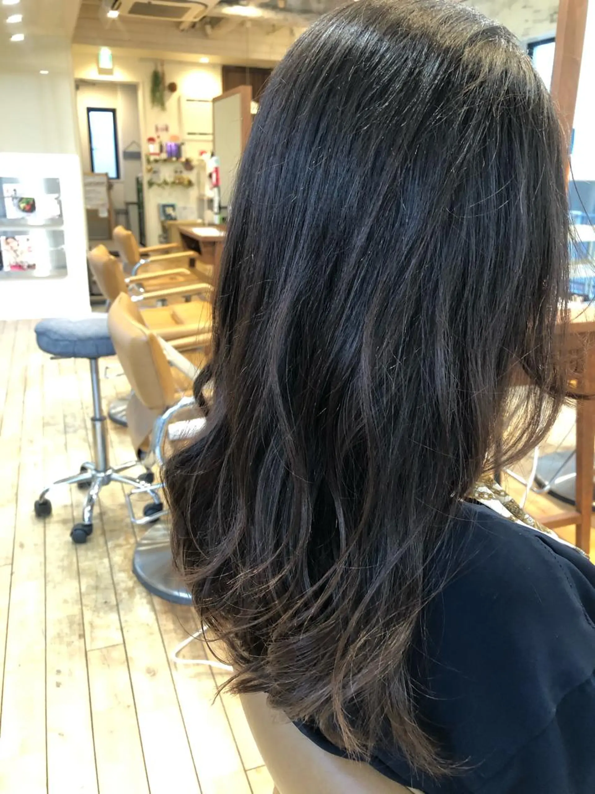 ミディアム 山本　恵 (やまもと  けい)のヘアスタイル