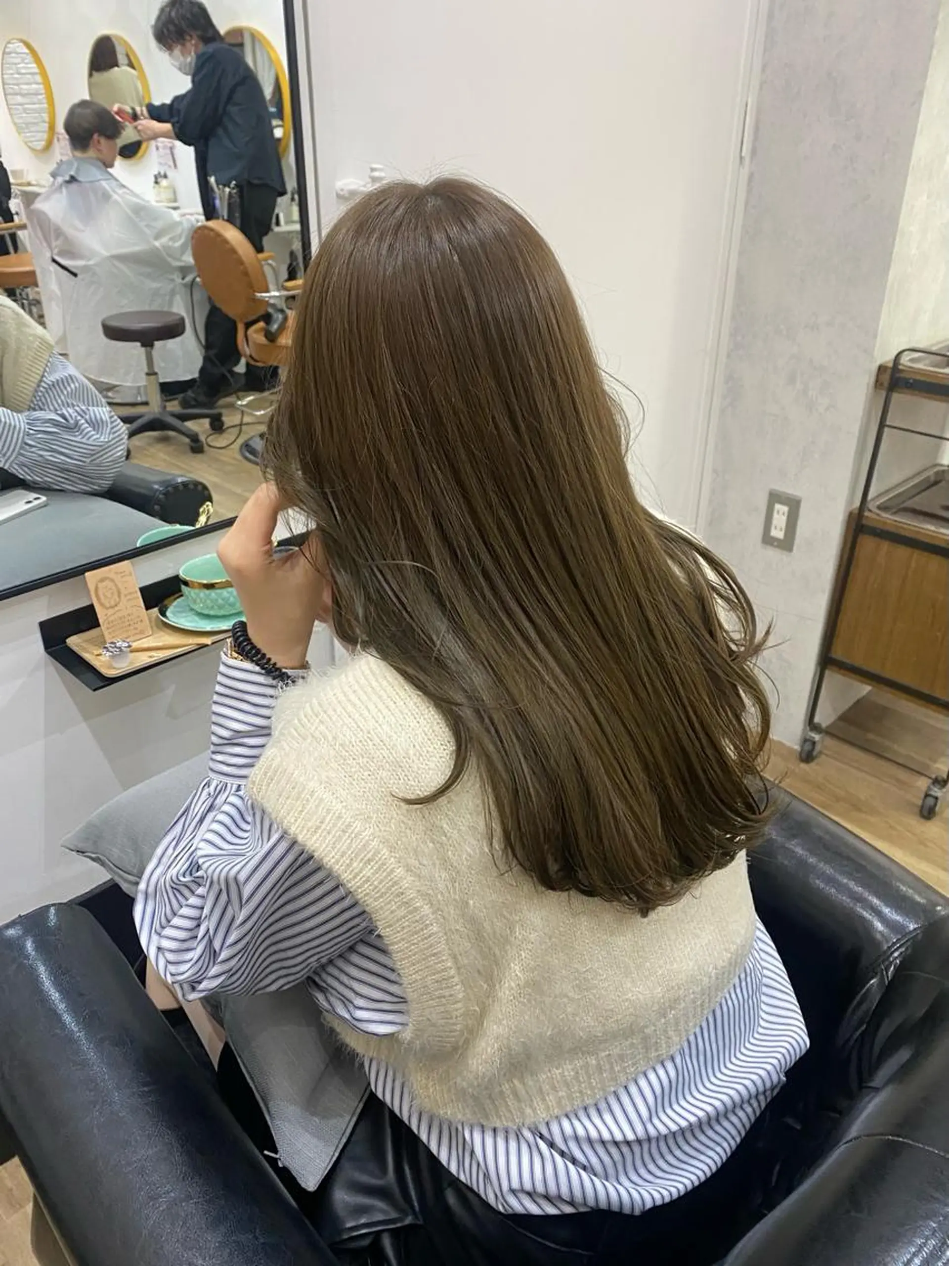 ロング カラー ヘアアレンジ ベージュカラー ブリーチ ブリーチなしカラー オリーブベージュ ヘアカラー トリートメント あおい 🍒暖色カラーのヘアスタイル