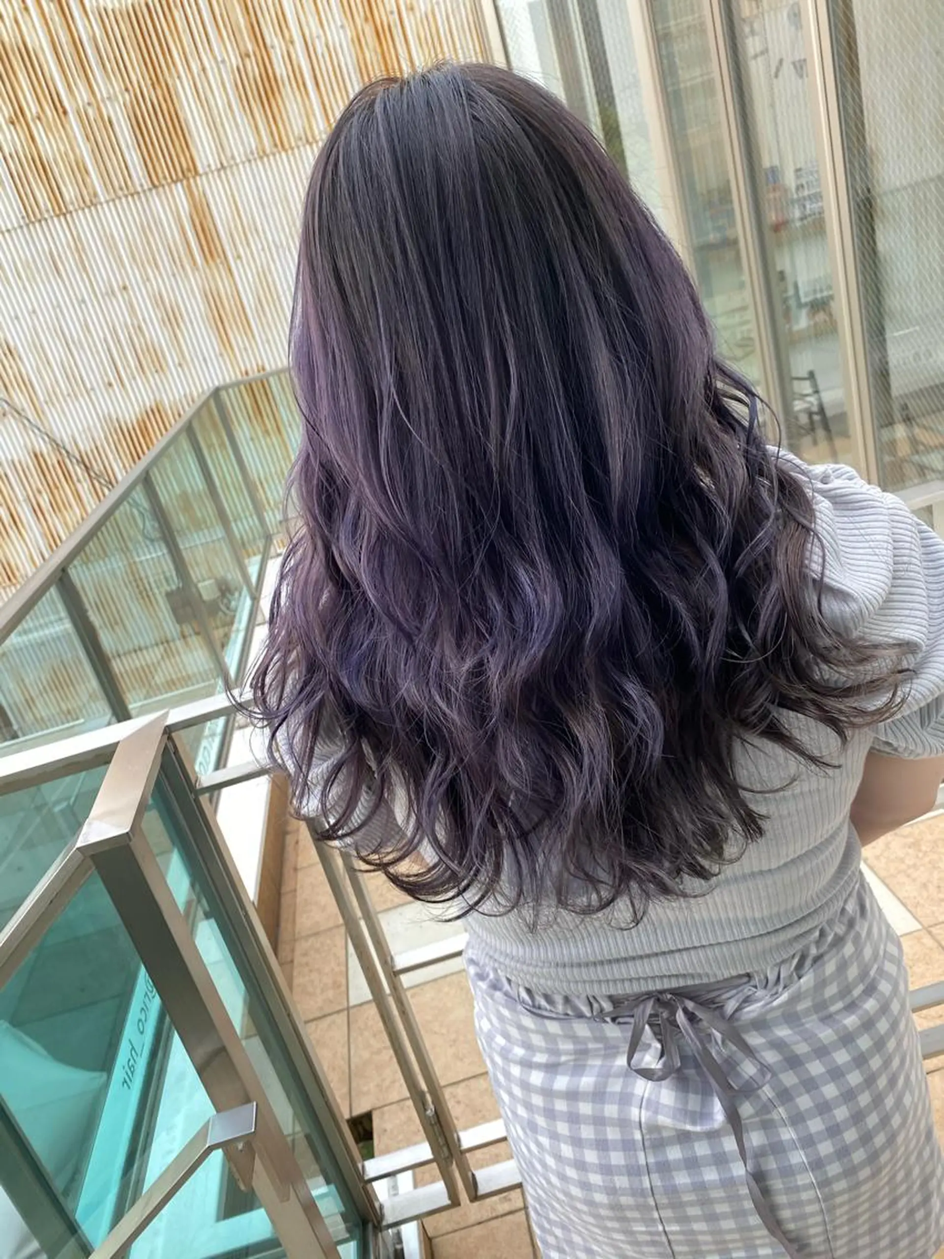 ロング カラー グラデーションカラー パープルカラー バイオレットカラー 髪質改善/ ブリーチ/中尾のヘアスタイル