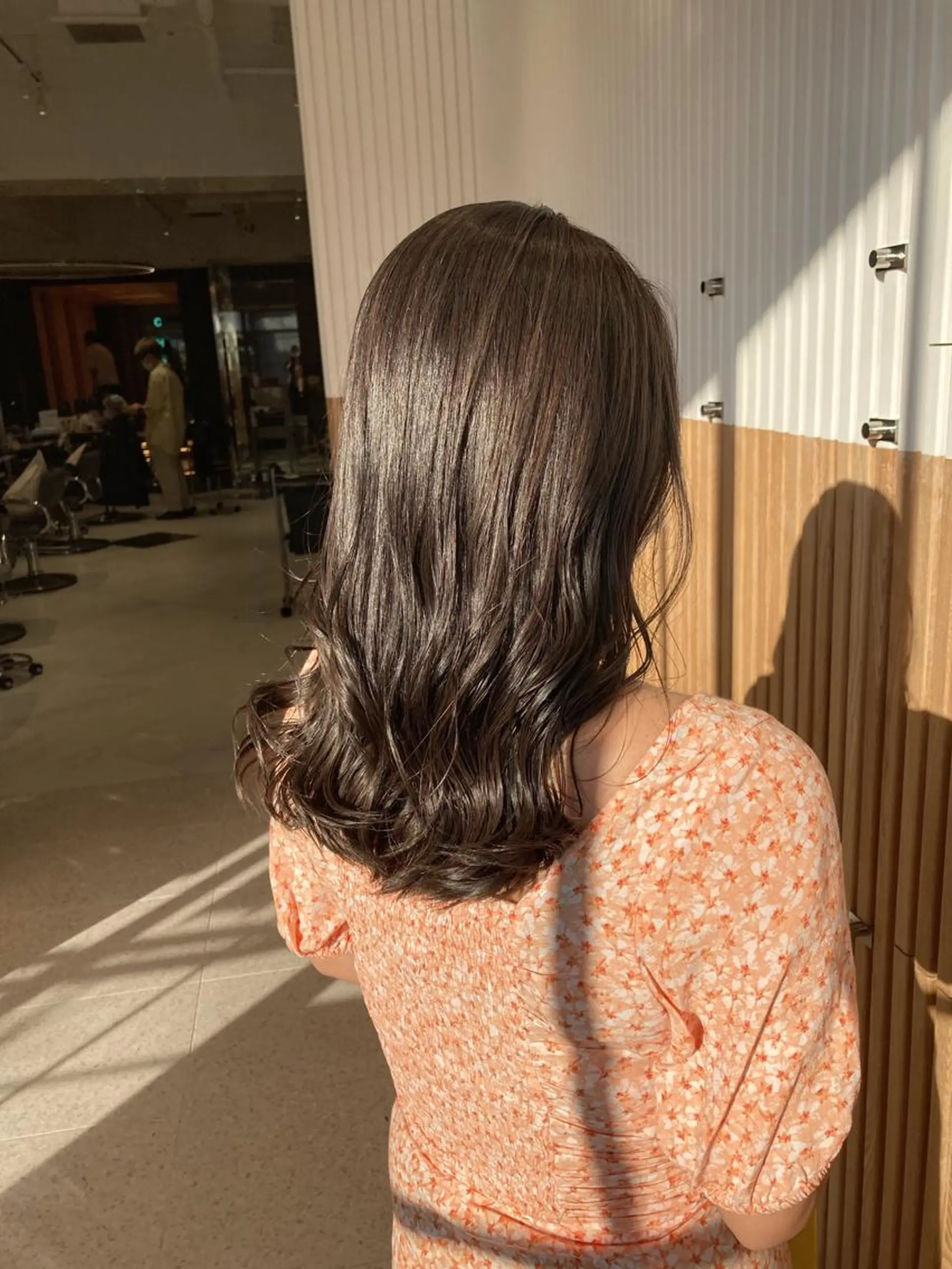 セミロング カラー ブリーチ 透明感カラー デザインカラー グレージュ ハイライトカラー カット ヘアカラー トリートメント ボブ/ハイトーン 立川loose 下田のヘアスタイル