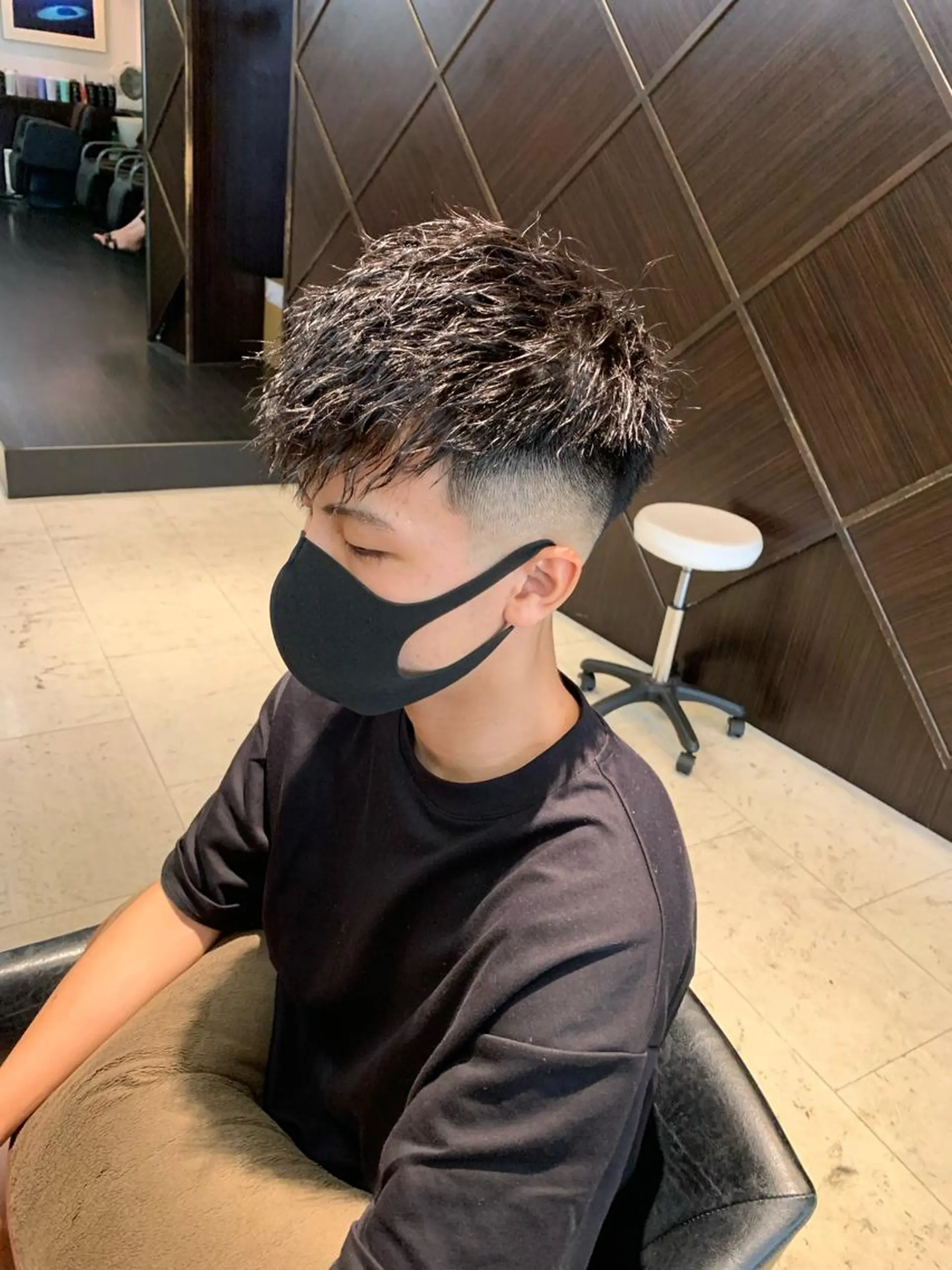 パーマ メンズ フェードカット メンズパーマ スキンフェード メンズツイストパーマ ツイストパーマ メンズ専門　井藤 雅也のヘアスタイル