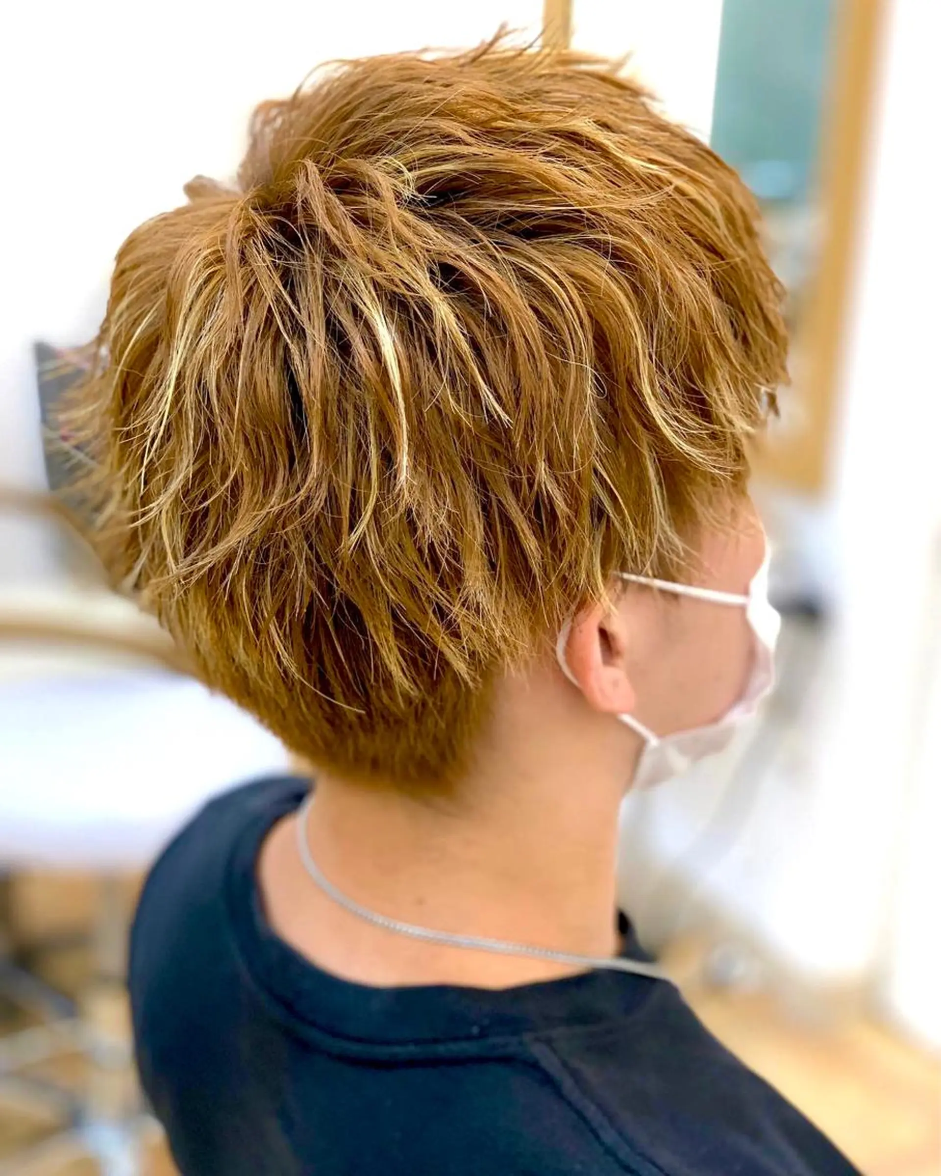 カラー Lamp 柏 山口 か乃 ブリーチカラーのヘアスタイル