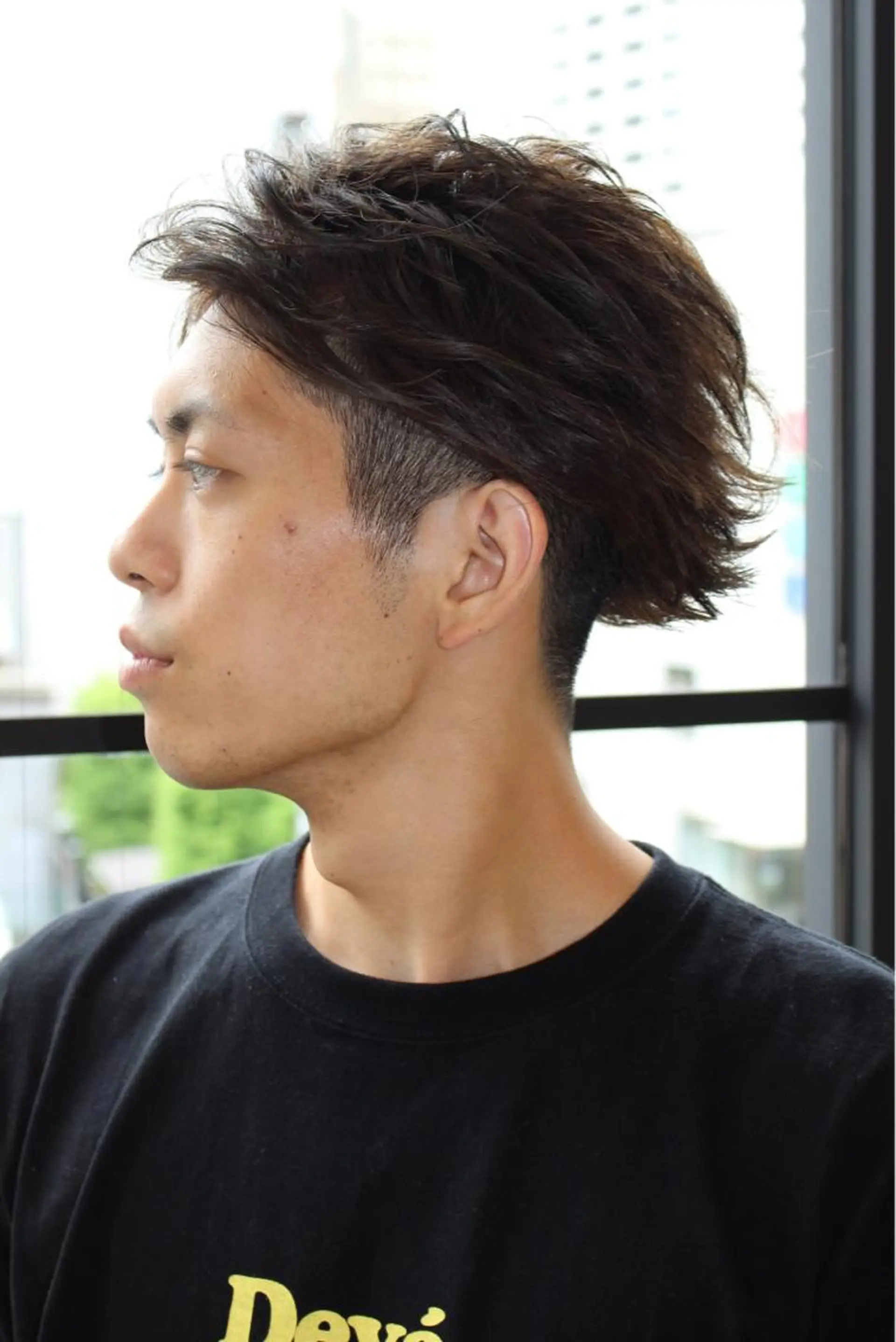 ショート パーマ メンズ メンズパーマ ツーブロック 外ハネヘア カット パーマ 吉岡 昌吾のヘアスタイル