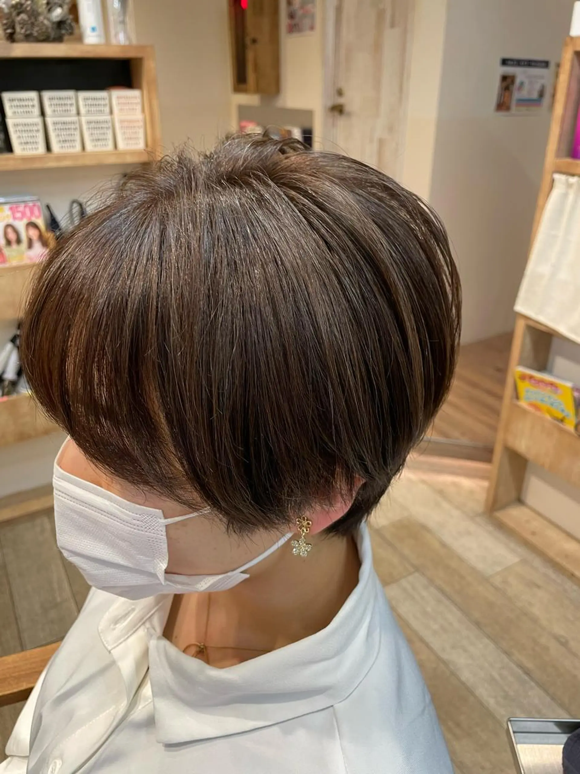 ショート カラー ブリーチ 透明感カラー ハイライトカラー ハイライト ヘアカラー トリートメント ✨横須賀髪質改善✨️ 加藤 百音のヘアスタイル