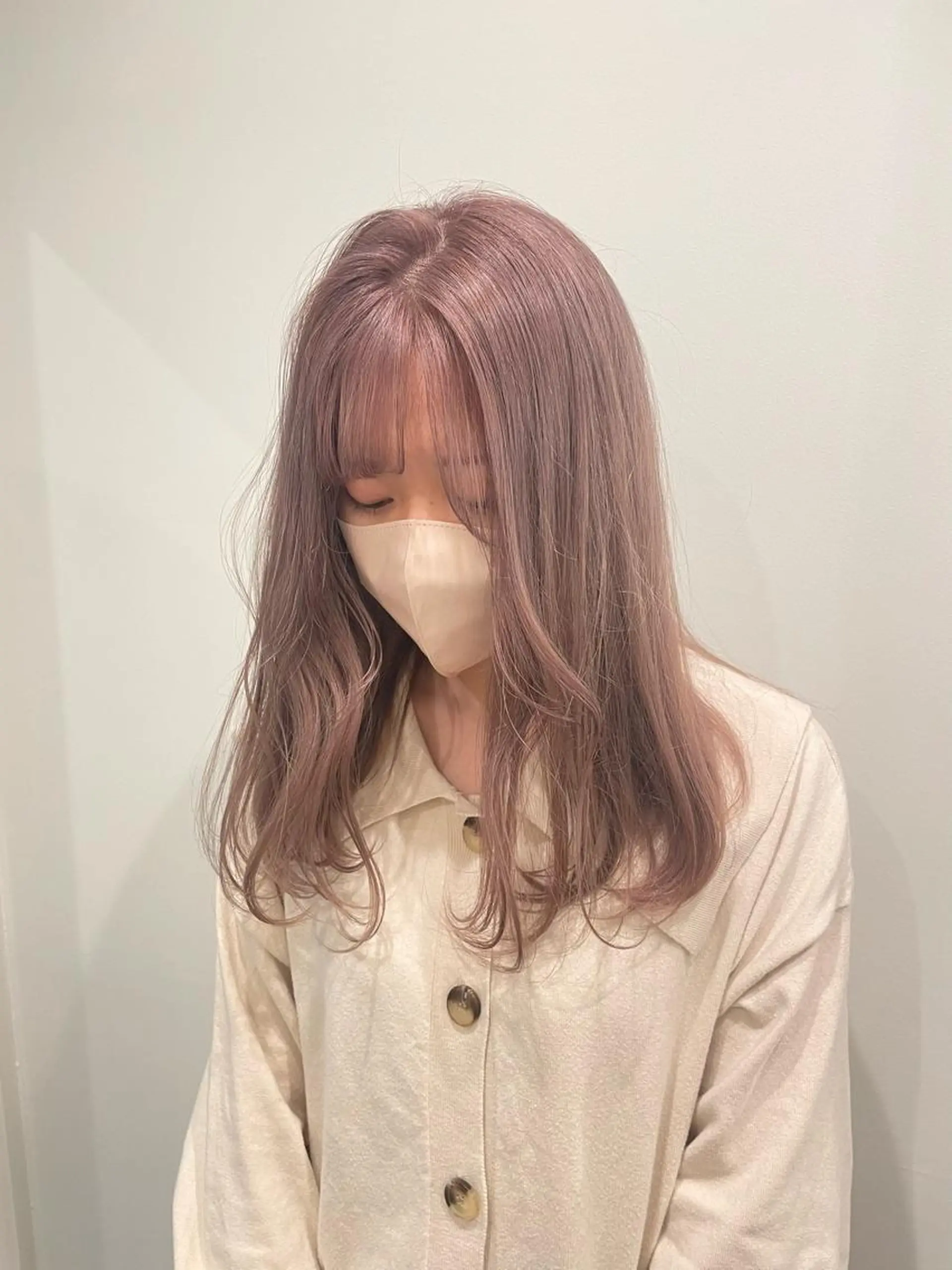 セミロング カラー ベージュカラー ピンクカラー ピンクベージュ ヘアカラー 渋谷 留菜のヘアスタイル