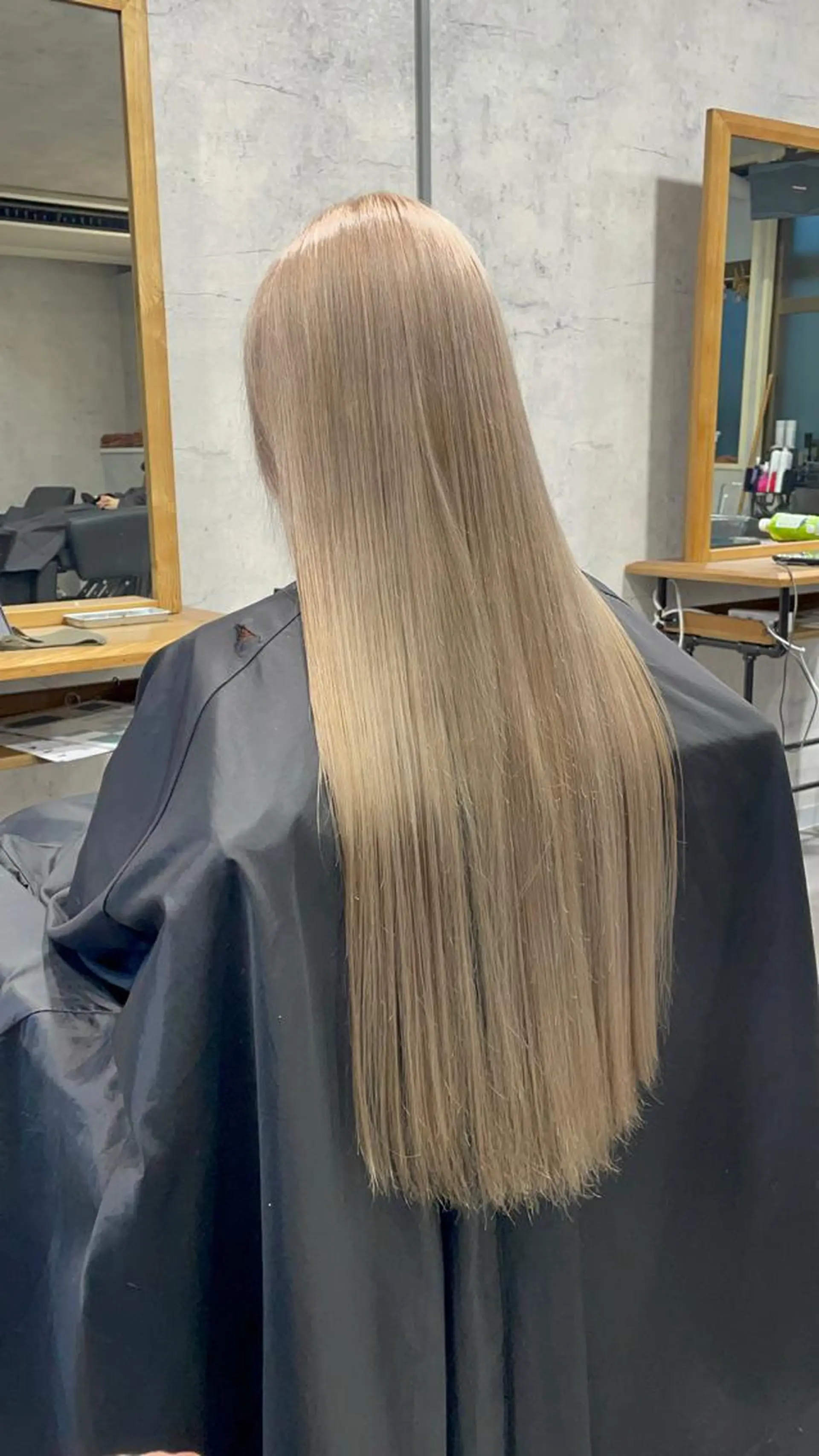 ロング カラー タカハシ ユウキのヘアスタイル