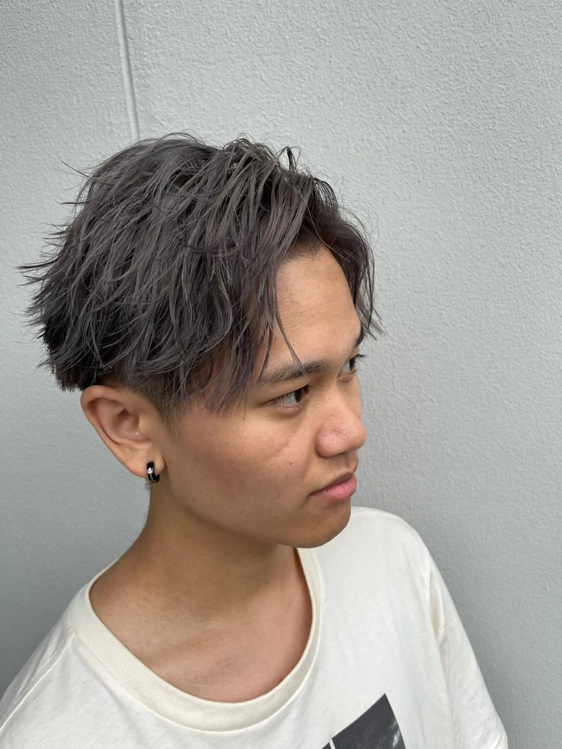 ショート カラー メンズ シルバー APREKO RIKUのヘアスタイル