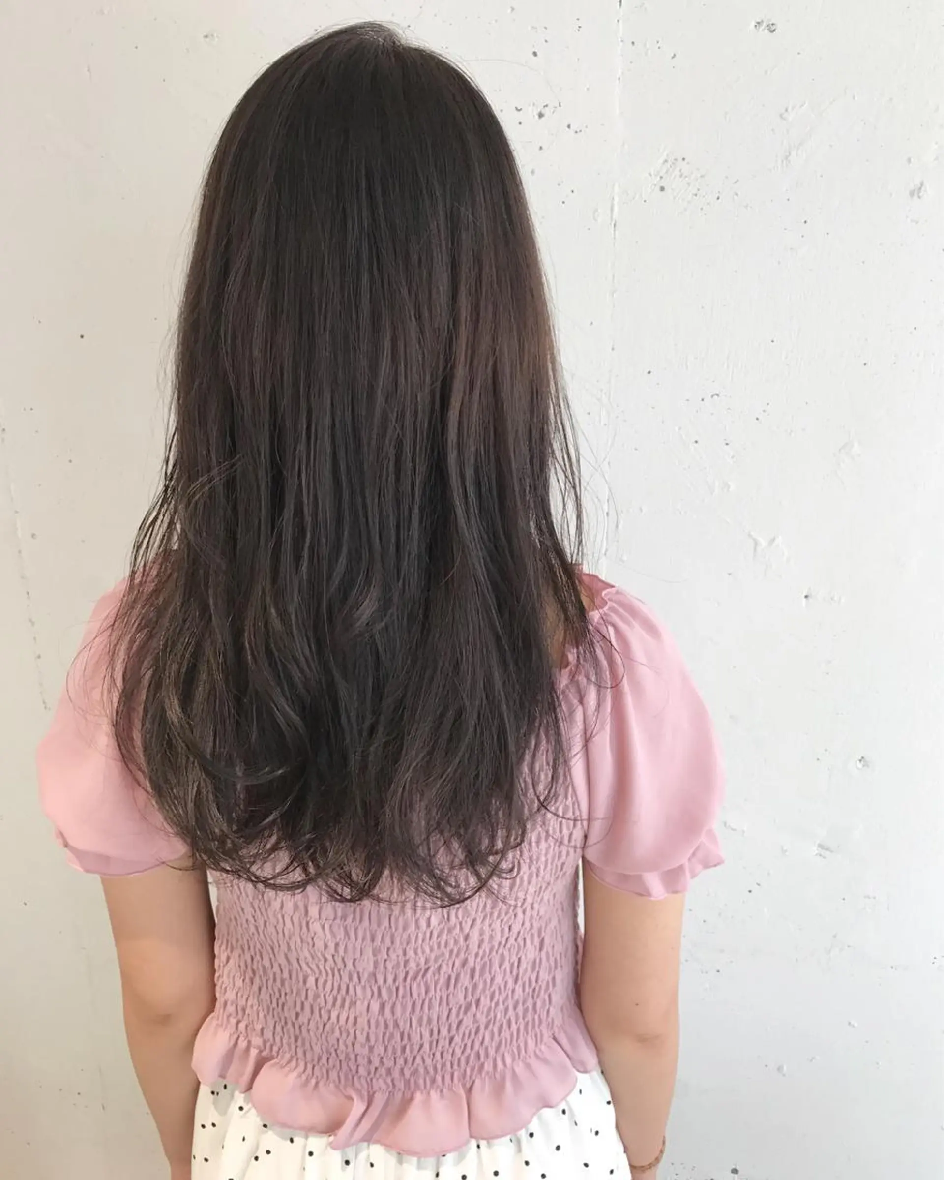 セミロング アッシュ ミルクティーベージュ 山本勝志のヘアスタイル