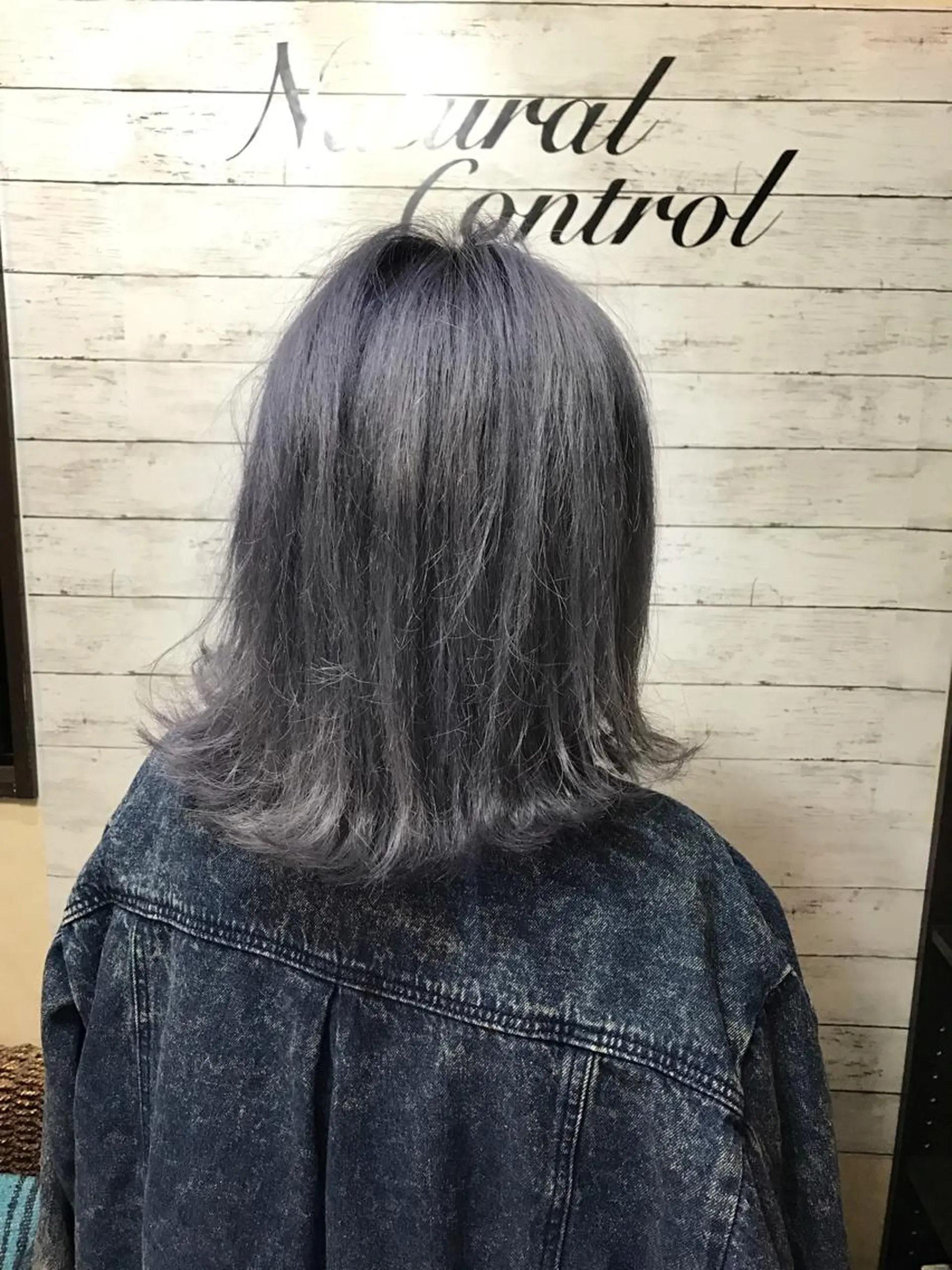 ミディアム カラー ブリーチ 透明感カラー バイオレットカラー ボブ 外ハネヘア ていねい技術No.1 🌈諏訪 健太のヘアスタイル