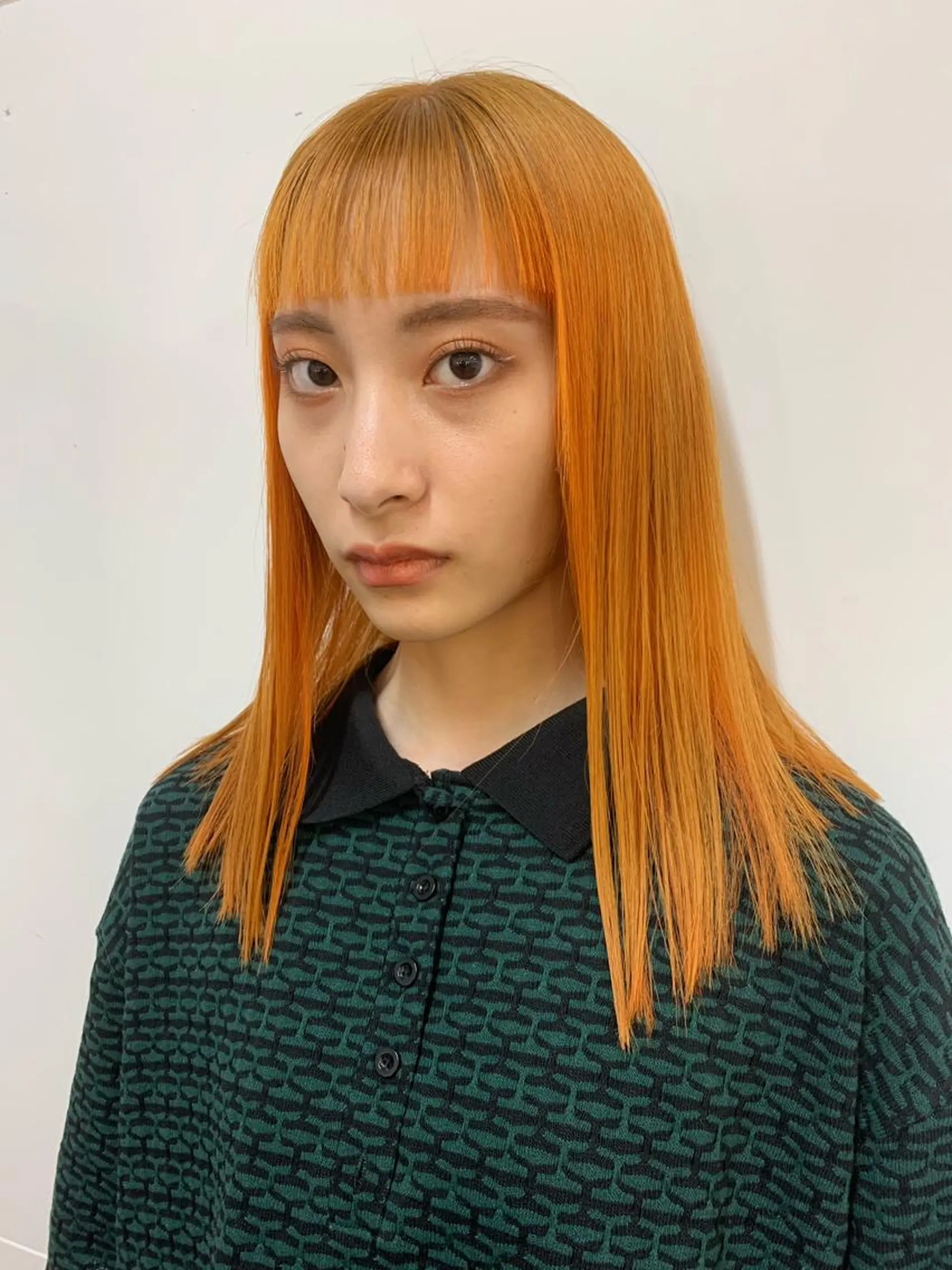 ミディアム カラー オレンジ ヘアカラー 美髪・シールエクステ ホソタニリョウコのヘアスタイル