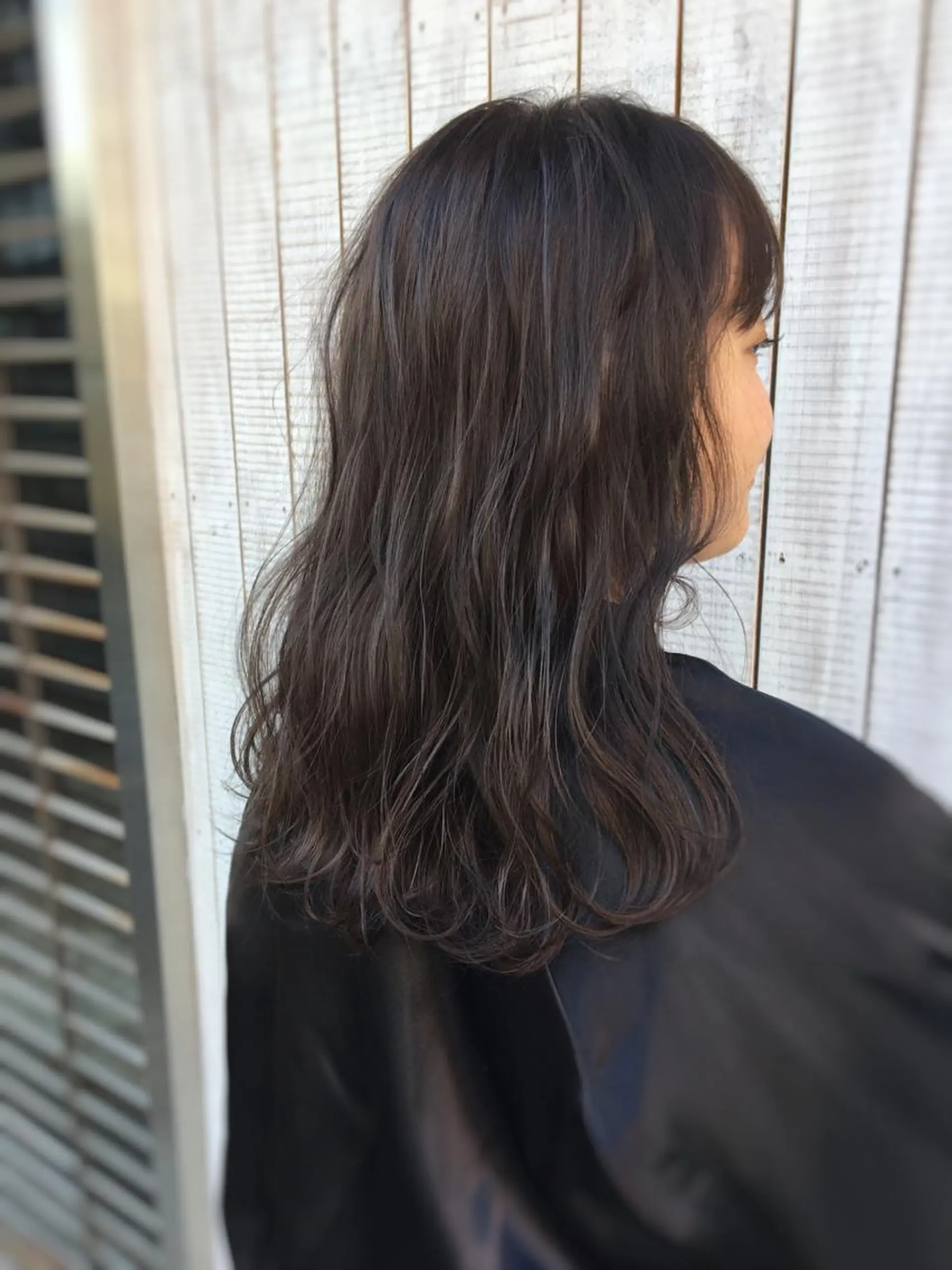 セミロング カラー ブリーチ 透明感カラー グレージュ ブリーチなしカラー ケアブリーチ 坪井佑樹のヘアスタイル