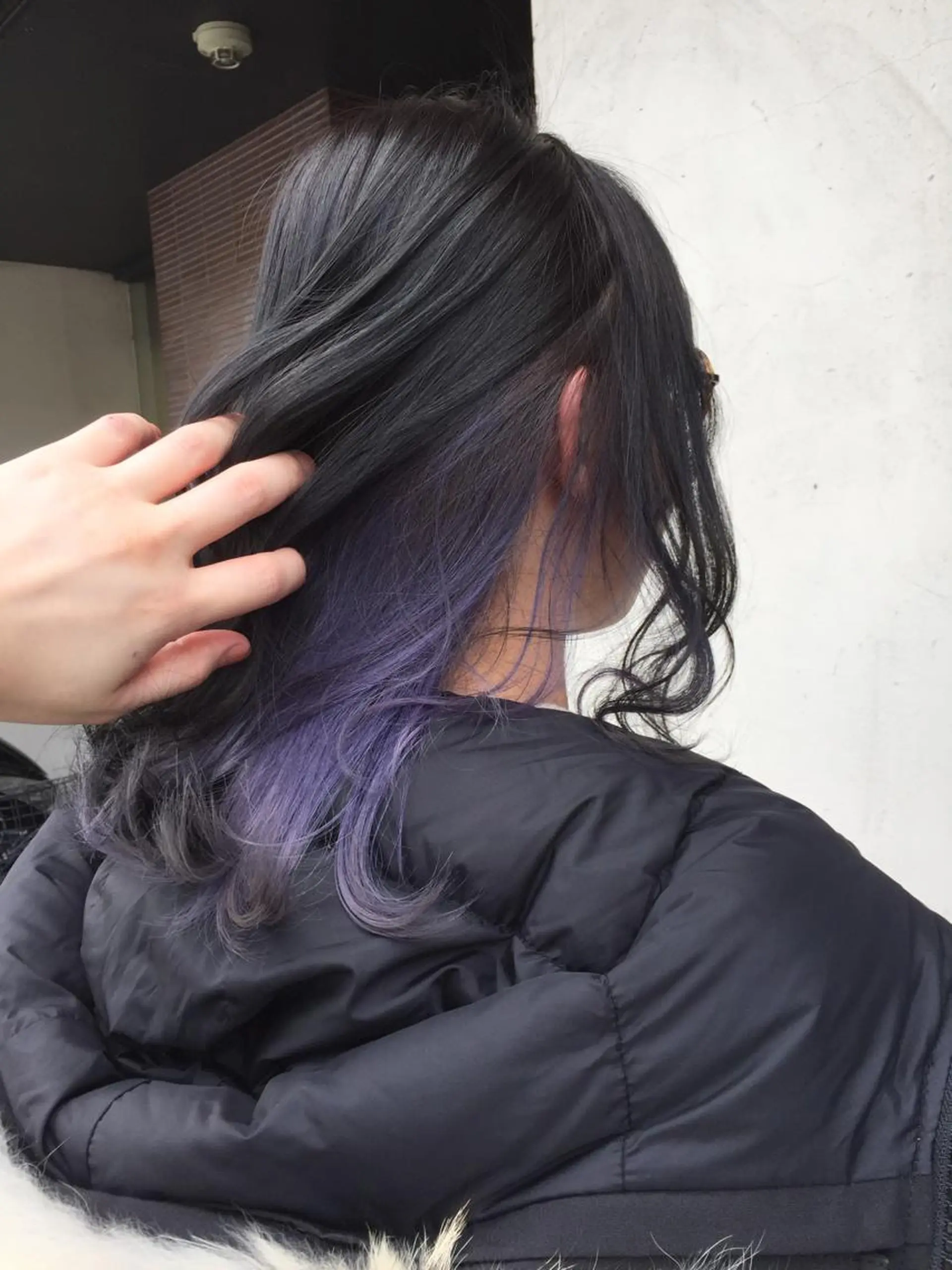 ミディアム カラー アッシュ ブリーチ ブルーカラー ブルーラベンダー 透明感カラー ヘアカラー トリートメント 髪質改善/痛ませ ないカラー/西村航大のヘアスタイル