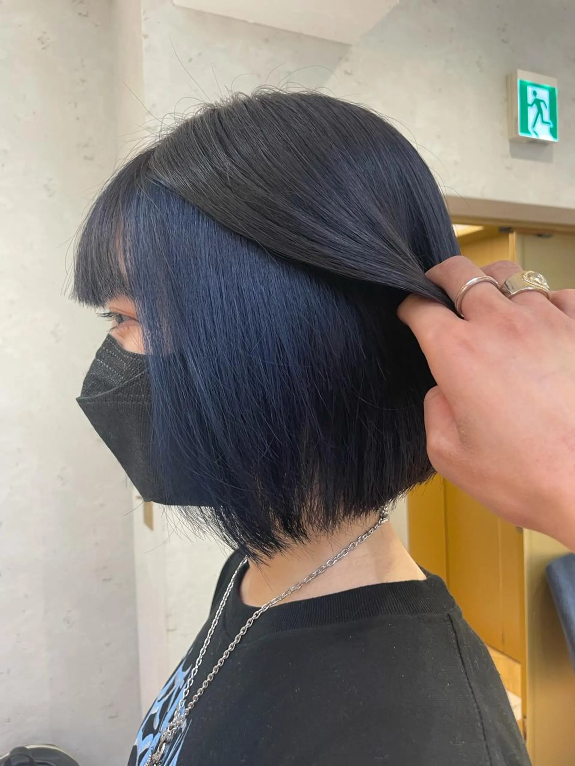 ショート カラー ブルーカラー インナーカラー ♥️ブリーチ/ボブ/ レイヤー♥️maiのヘアスタイル