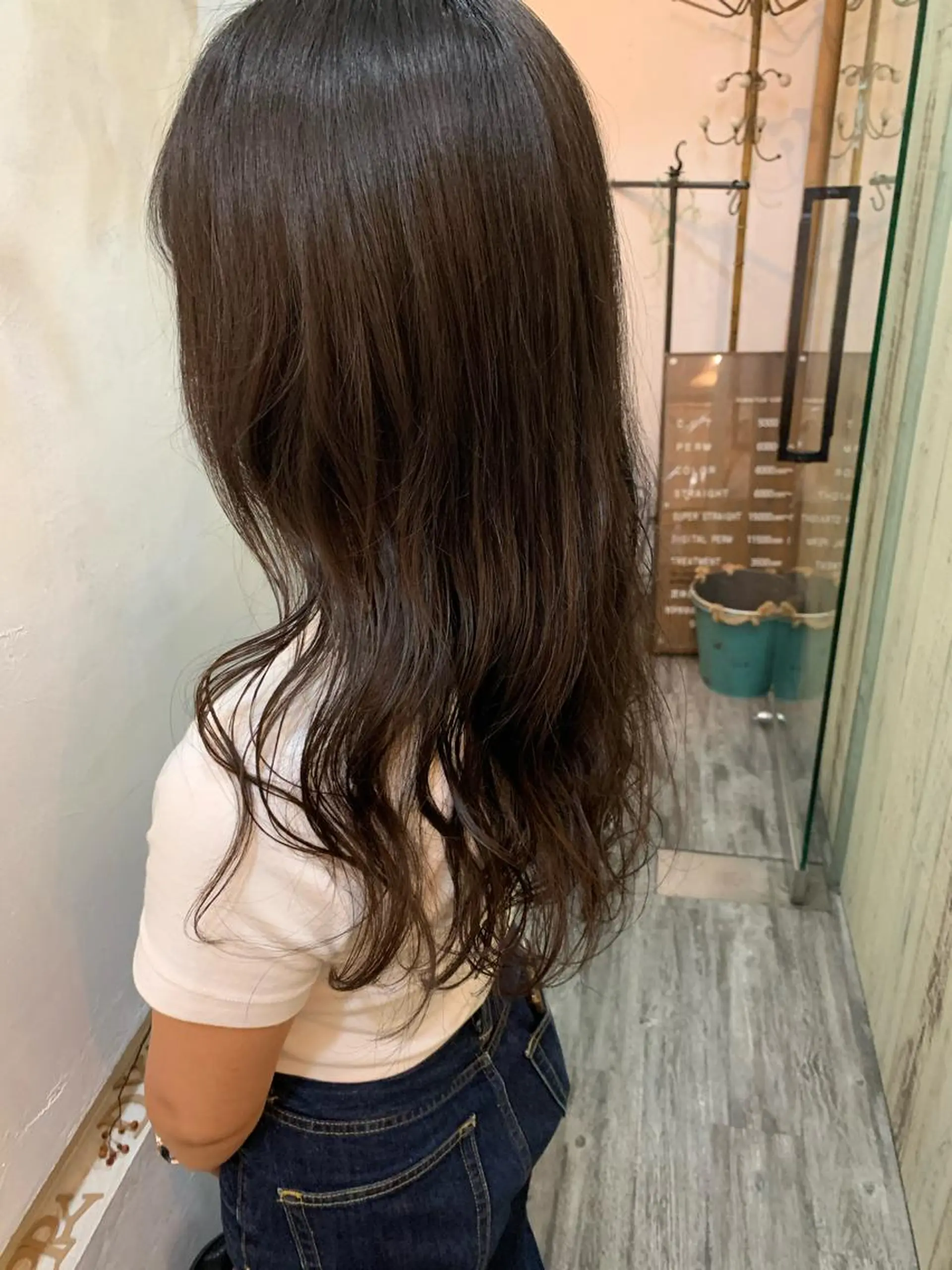 セミロング パーマ ツチダ カホのヘアスタイル