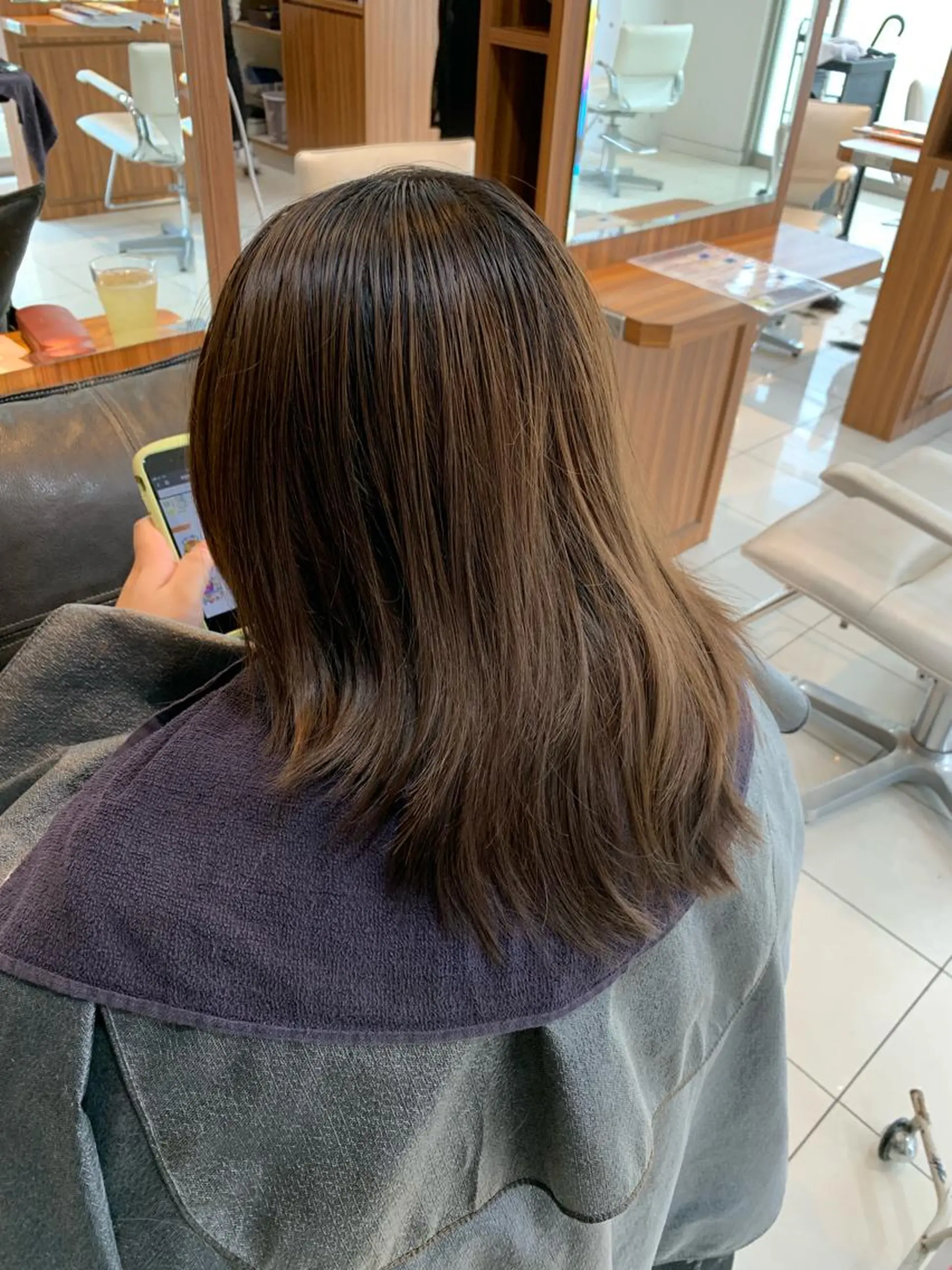 セミロング カラー 白髪ぼかしハイライト 柳川拓哉のヘアスタイル