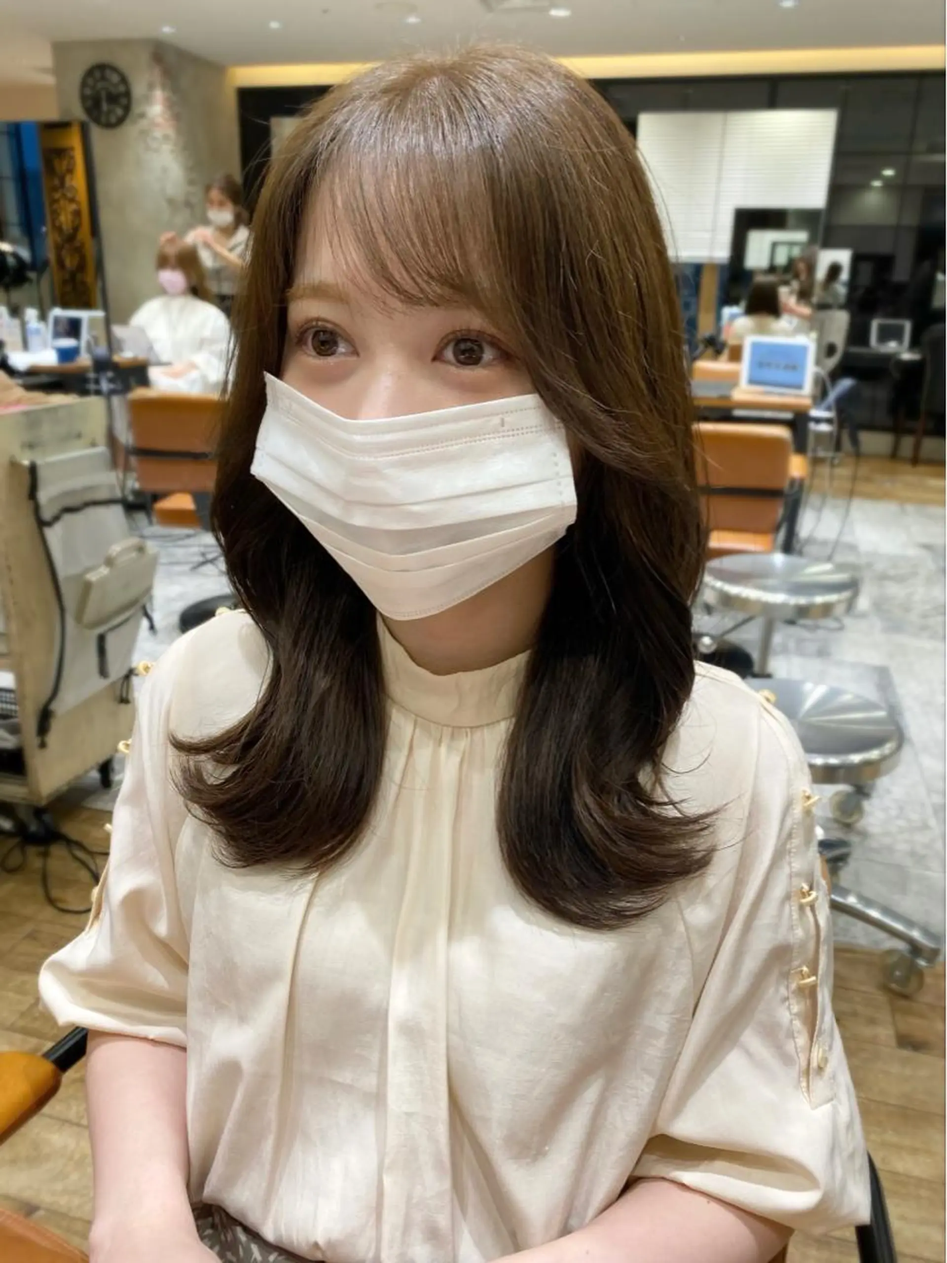 ミディアム カラー ベージュカラー ブラウンカラー ブラウンベージュ くびれヘア カット ヘアカラー トリートメント 顔周り/くびれヘア 韓国ヘア💕風間るなのヘアスタイル