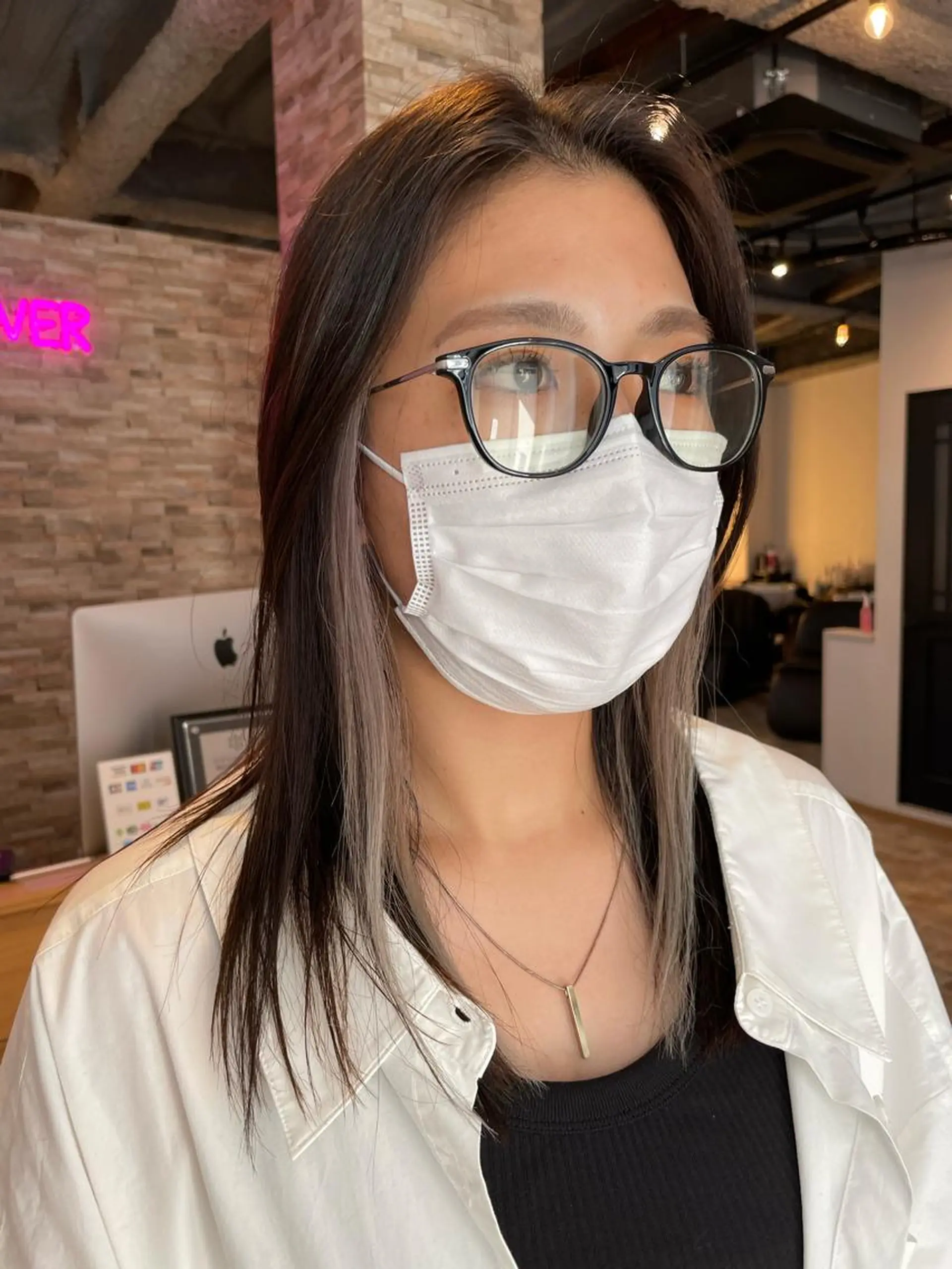 セミロング SALOWIN心斎橋Suite店所属・ブリーチ毛にもできる 縮毛矯正|鷹司郎のヘアスタイル