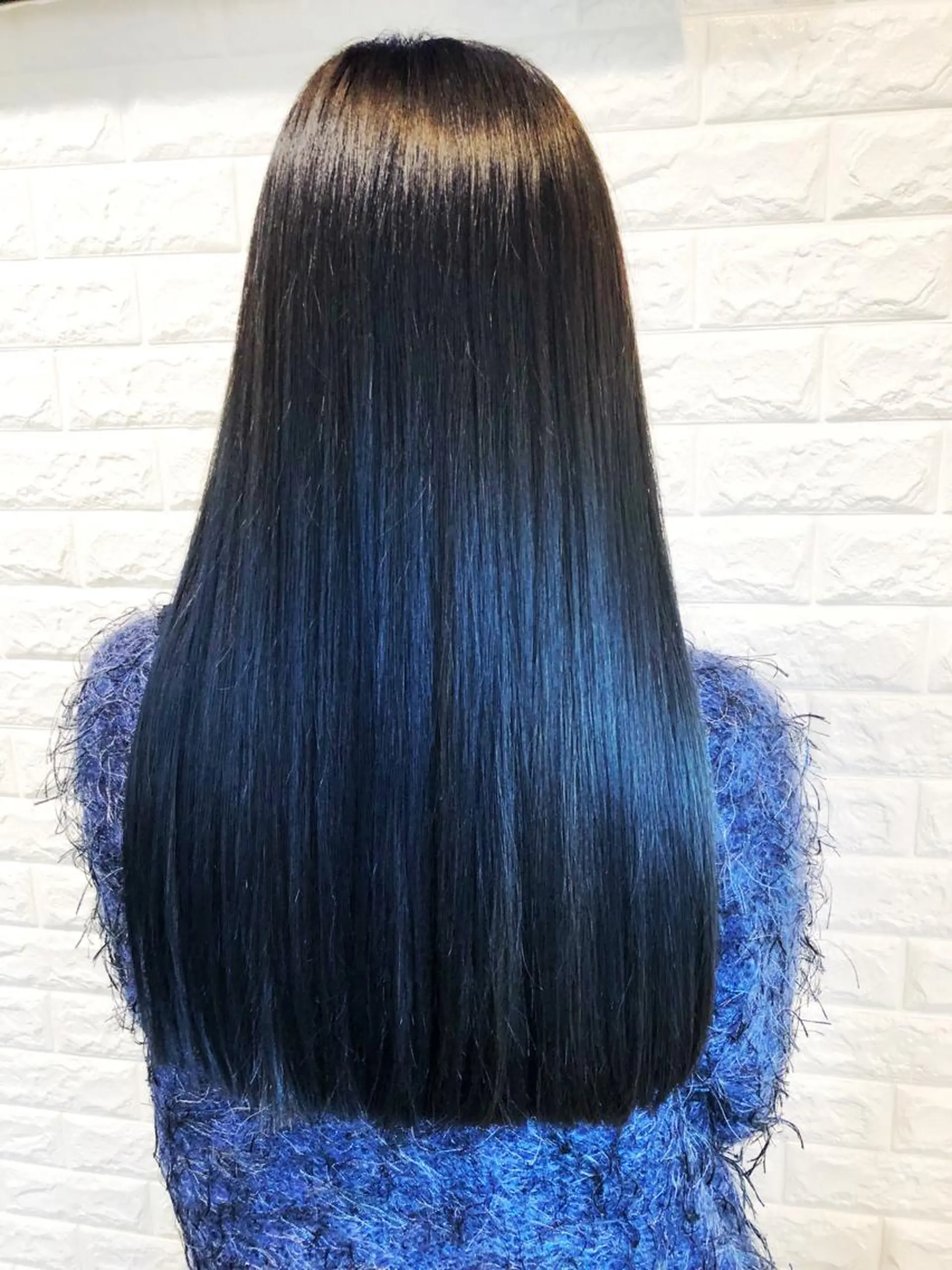 カラー ブルーカラー ネイビーカラー 西本 夏美のヘアスタイル