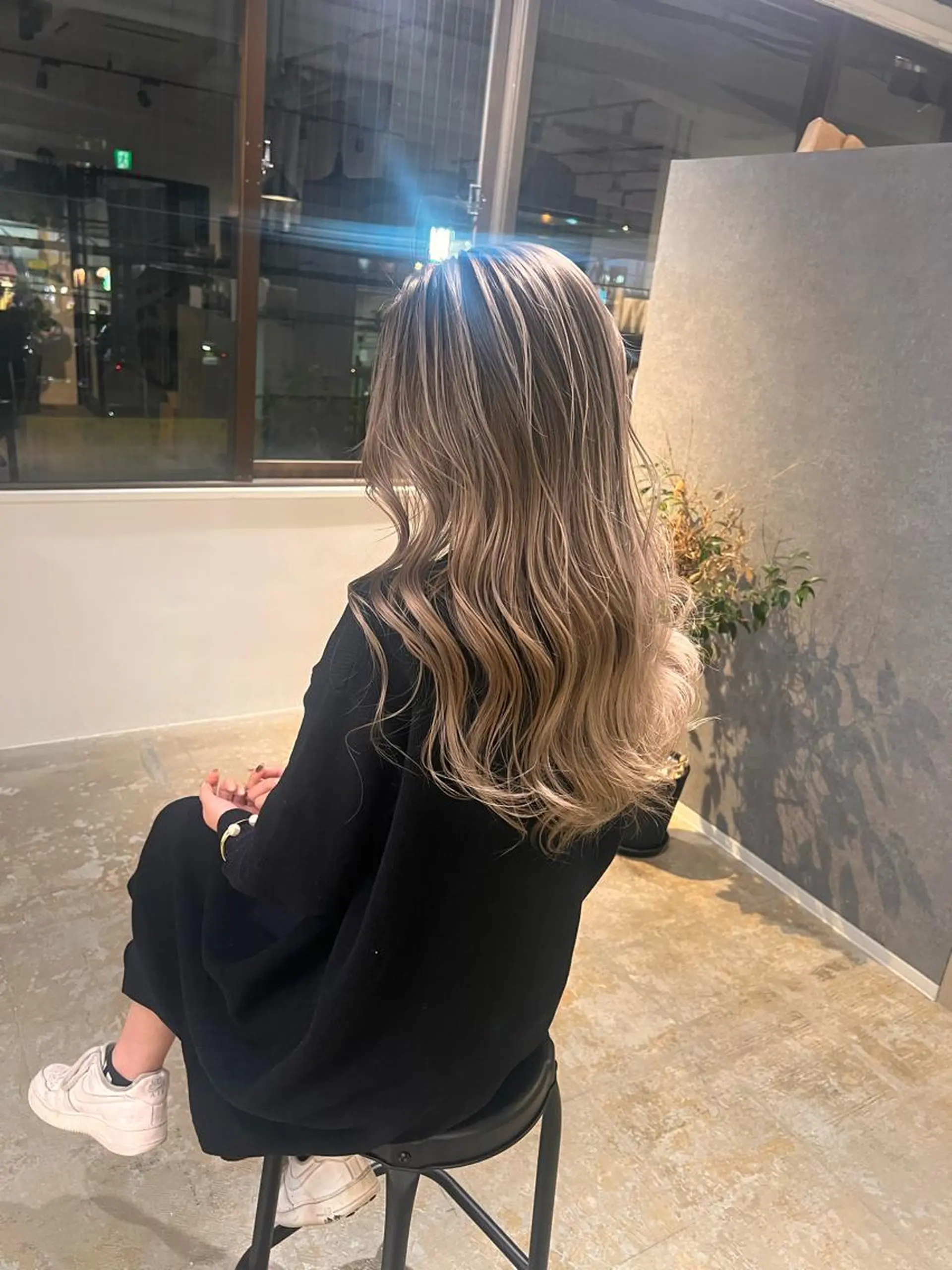 ロング カラー バレイヤージュ レイヤーカット ヘアカラー Merly Osakaのヘアスタイル