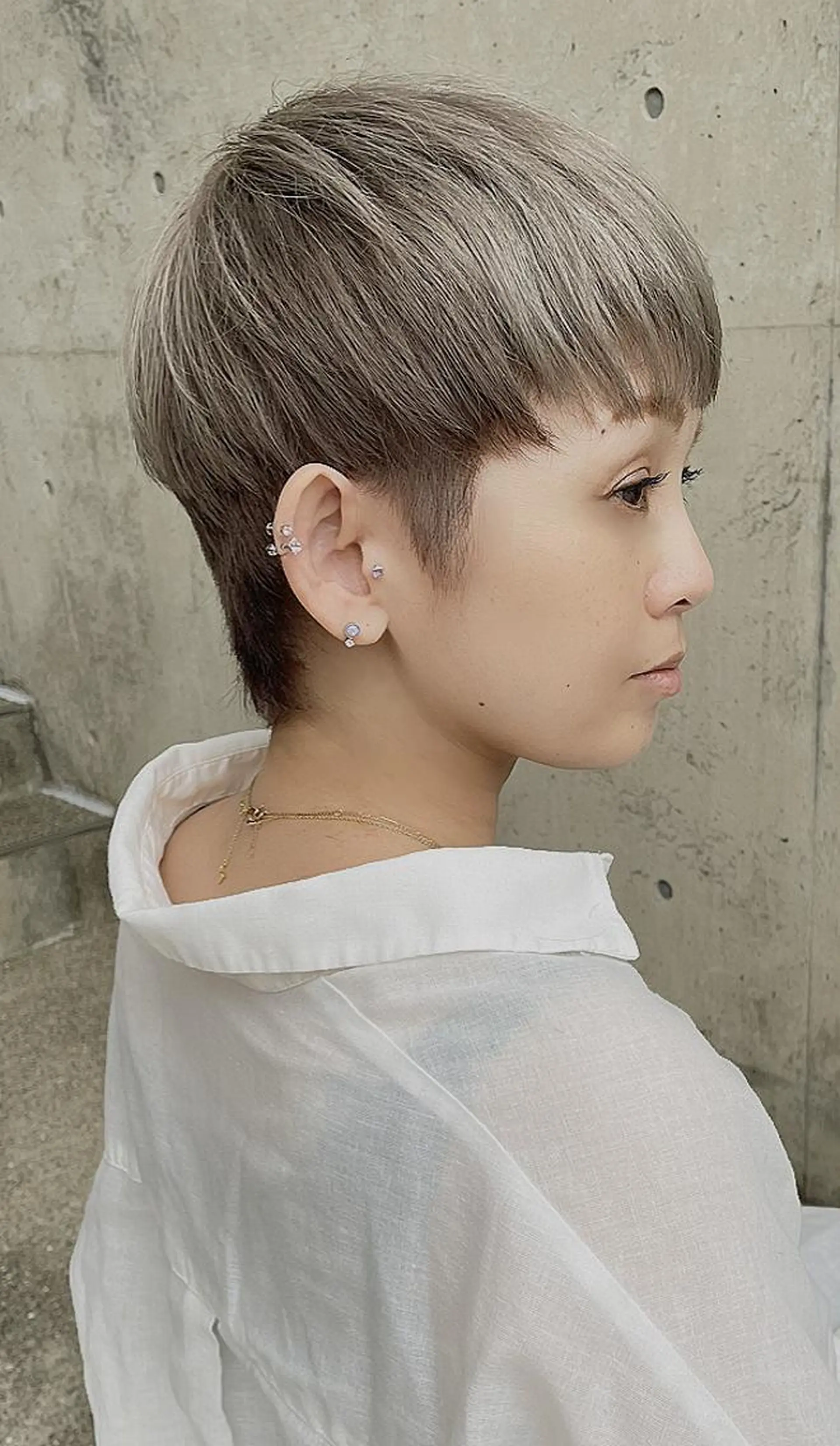 ショート カラー ブリーチ グレージュ ハイトーンカラー ハイトーングレージュ ヘアカラー トリートメント hair  design  ALBERO所属・日高 香織のヘアスタイル