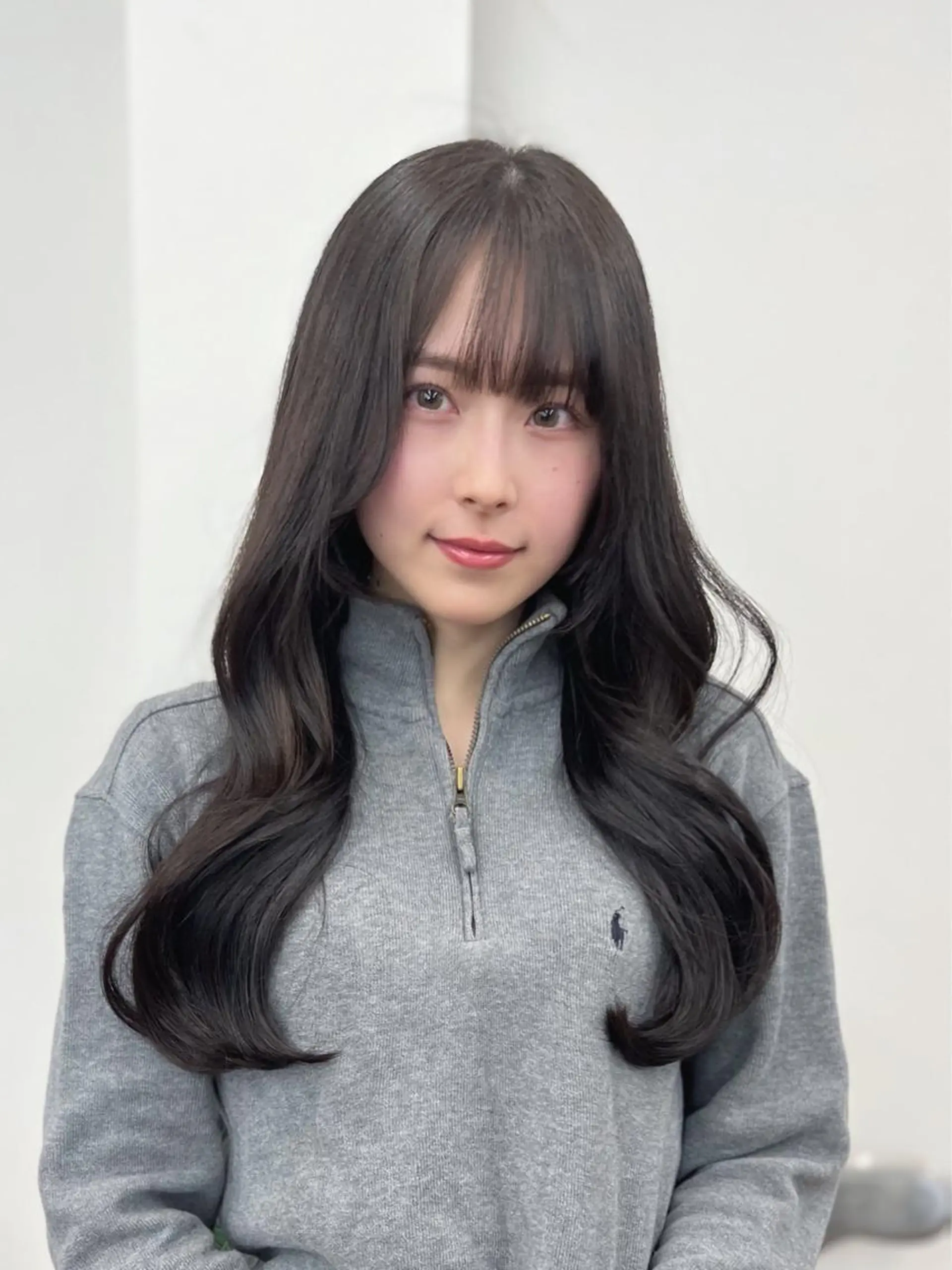 セミロング カラー パーマ ヘアアレンジ メンズ キッズ ネイル マツエク・マツパ アイブロウ メンズインナーカラー メンズ韓国風 黒髪 ブルーカラー ブルーブラック 武田涼レイヤーカット 髪質改善×縮毛矯正のヘアスタイル