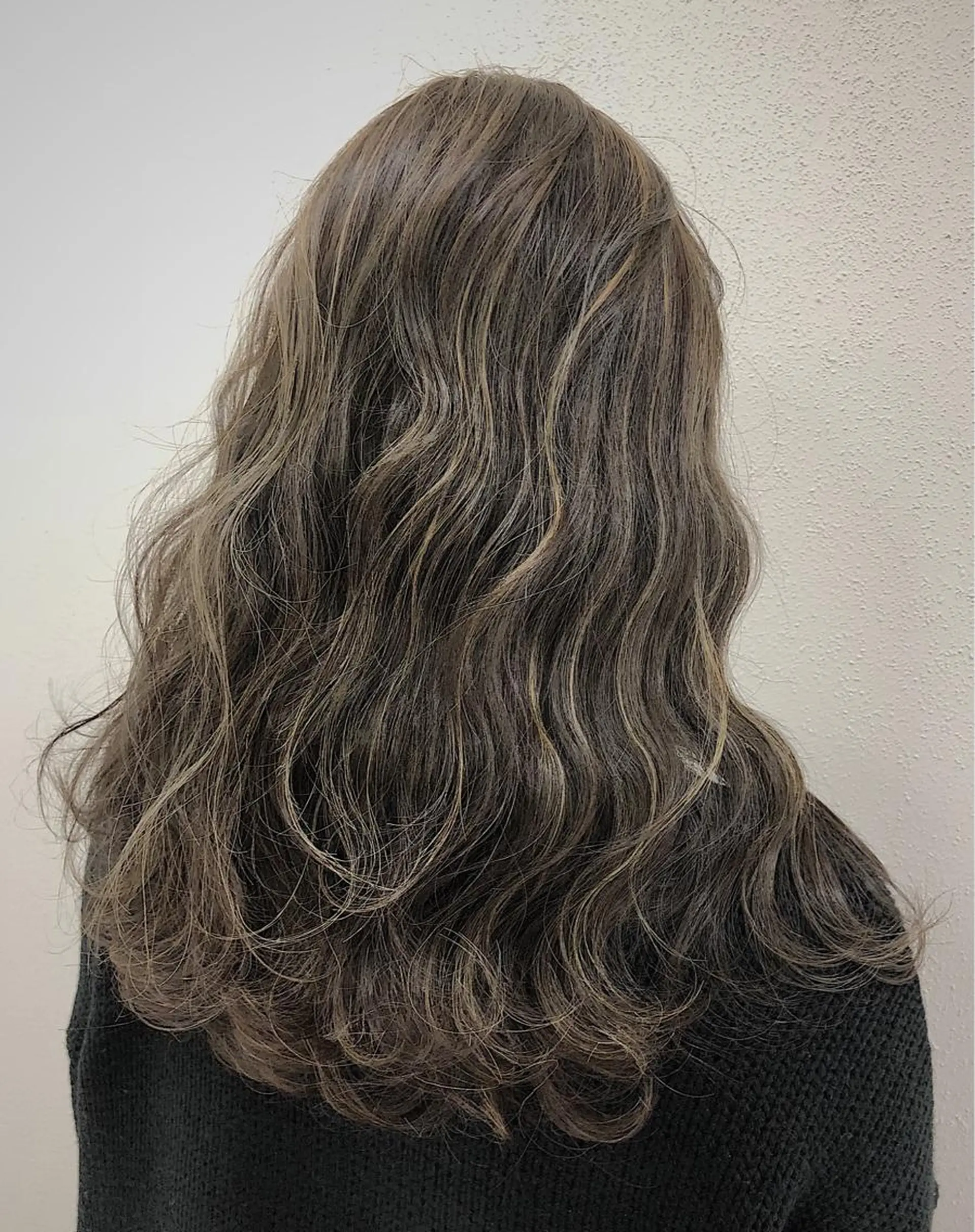 セミロング カラー ダークグレー ダークグレージュ グレージュ ハイライトカラー ハイライト 【t.a.g（タグ）】所属・ノンダメージ髪質改善 カラー💎/KURAのヘアスタイル